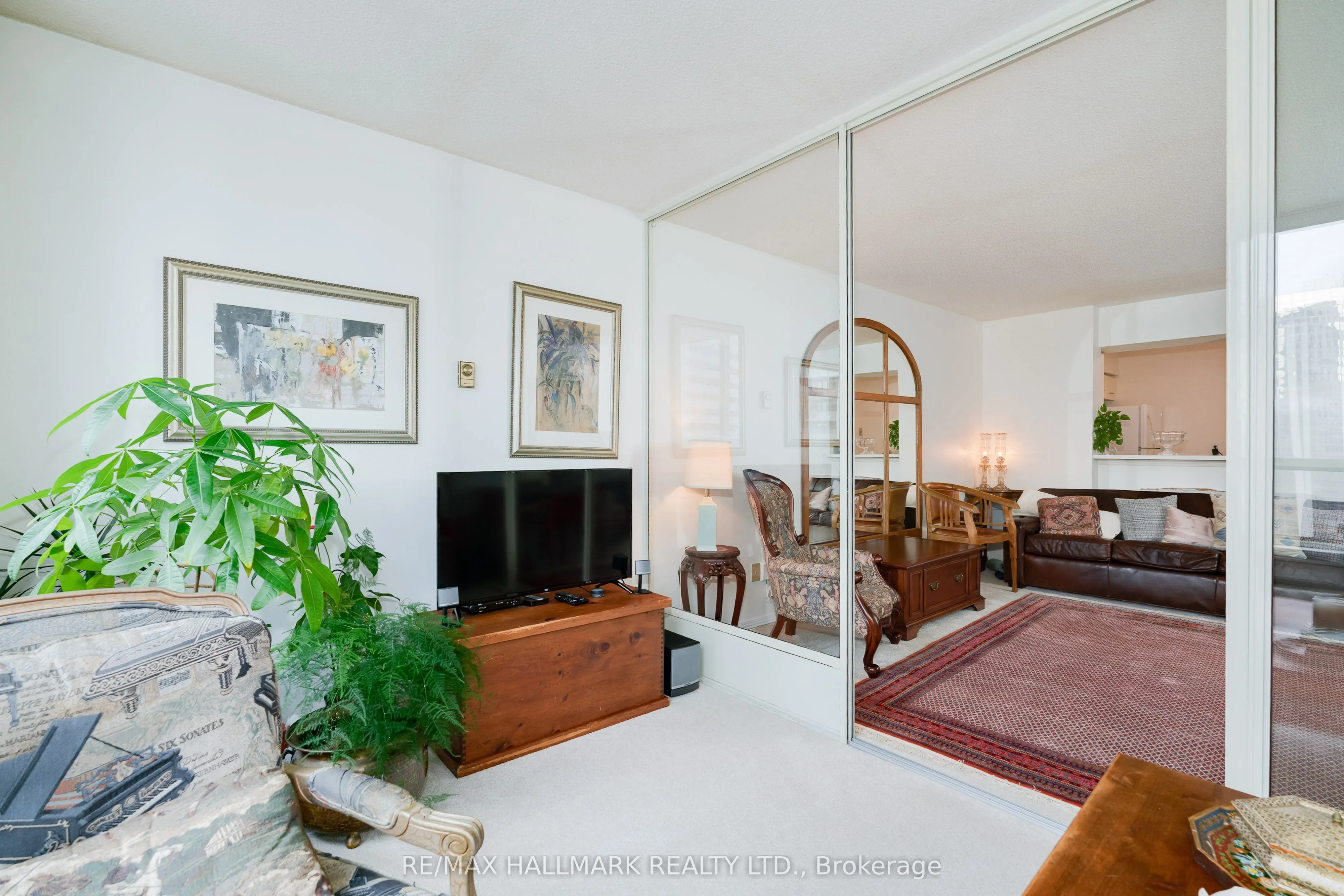 30 Greenfield Avenue, #1616