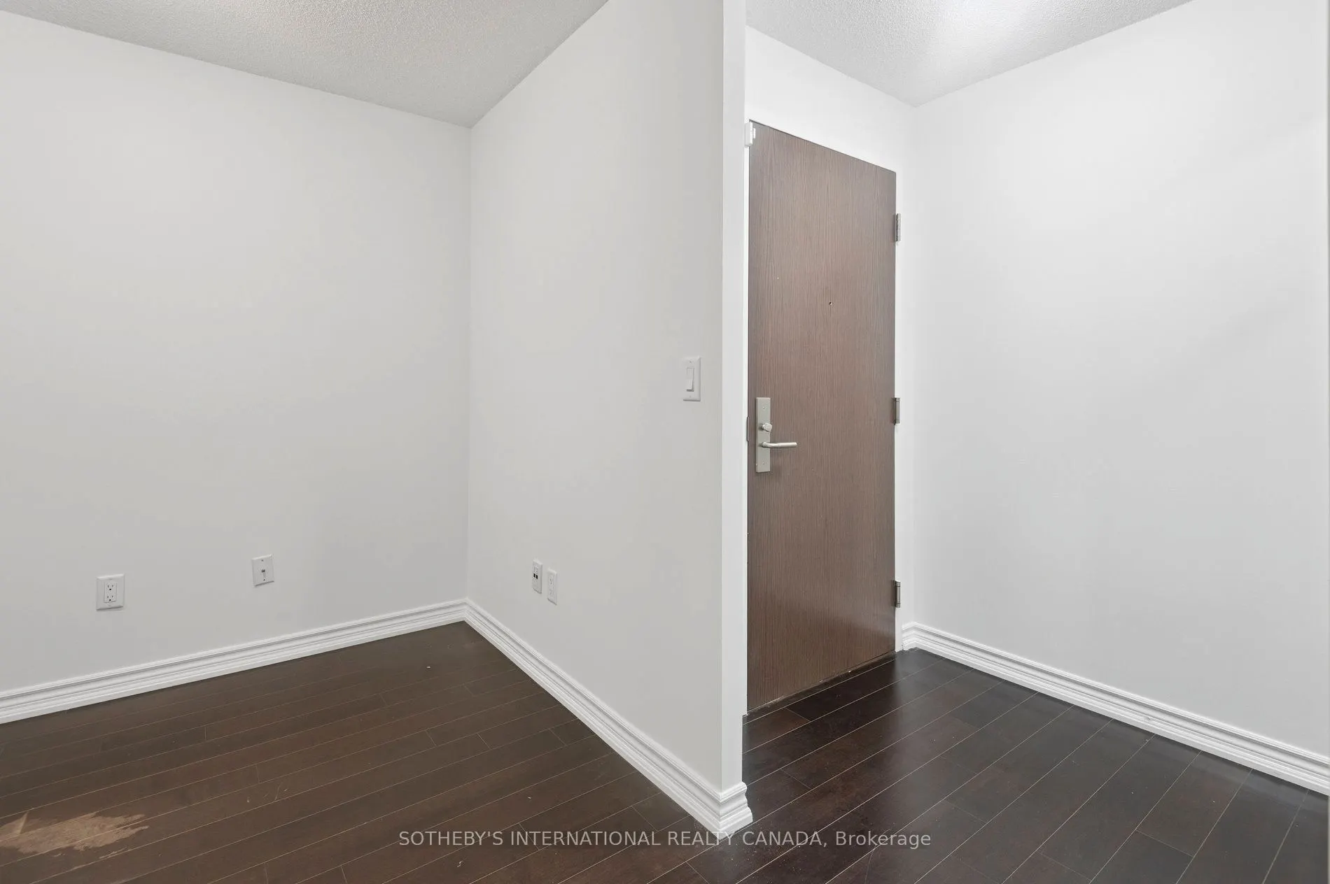386 Yonge Street, #602