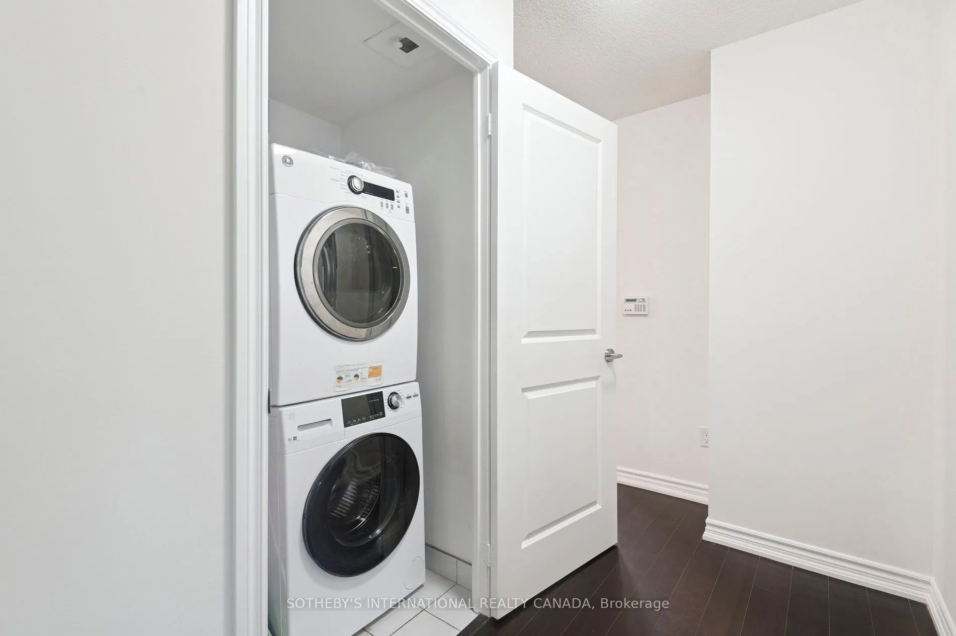 386 Yonge Street, #602