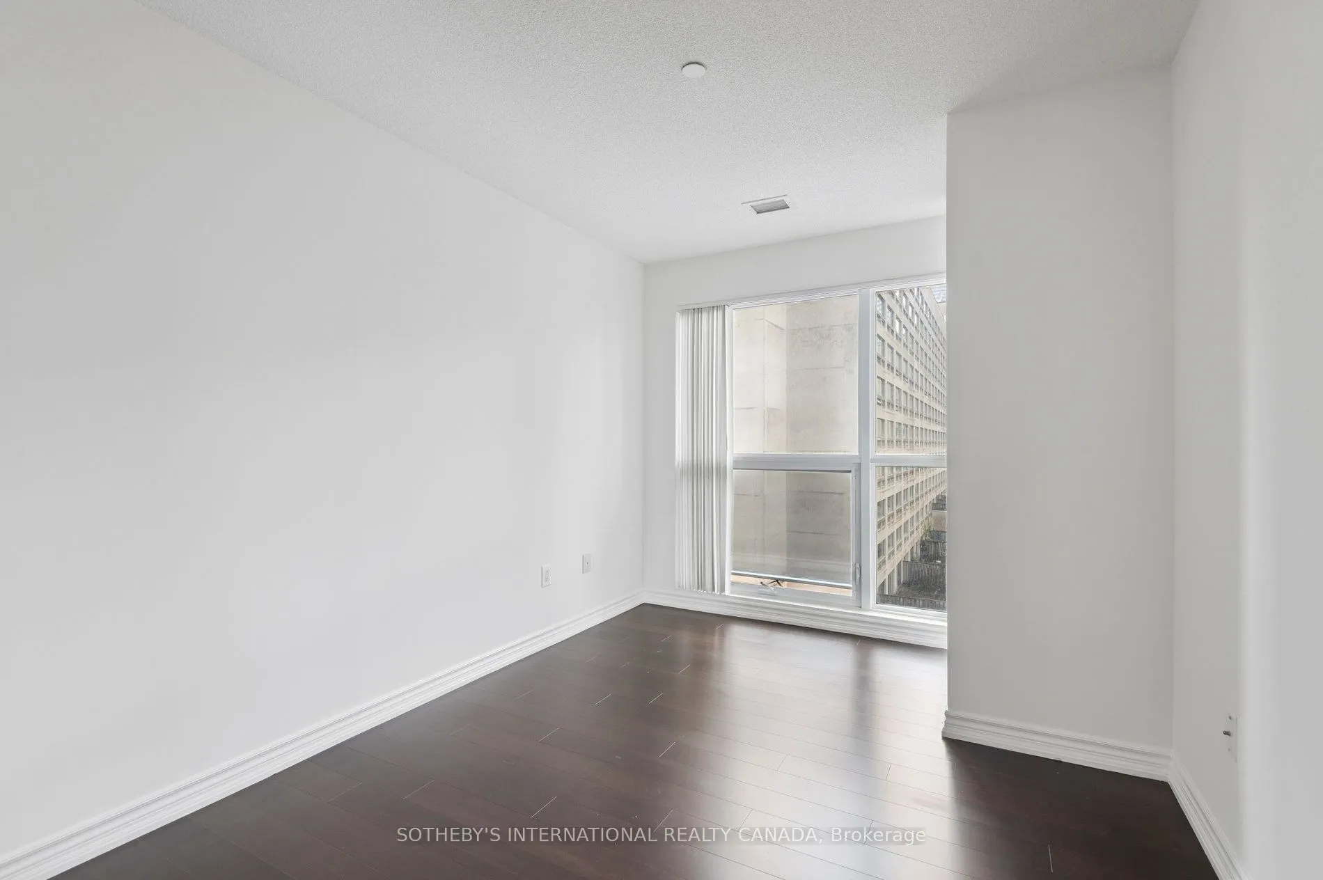 386 Yonge Street, #602