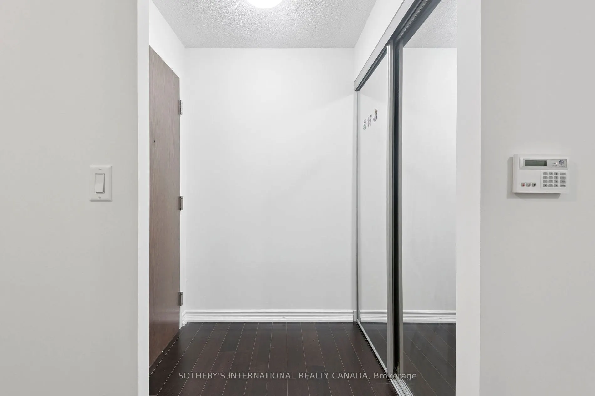 386 Yonge Street, #602