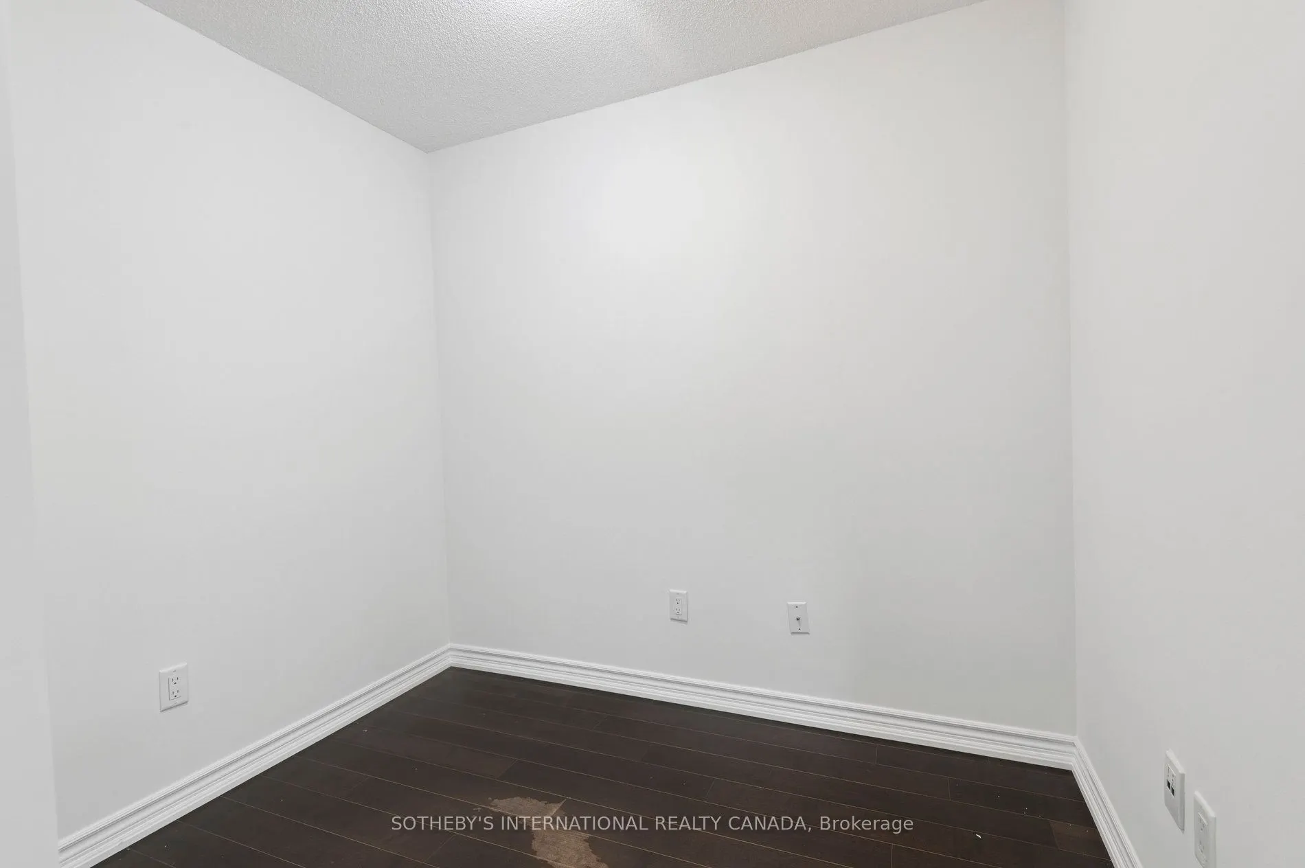 386 Yonge Street, #602