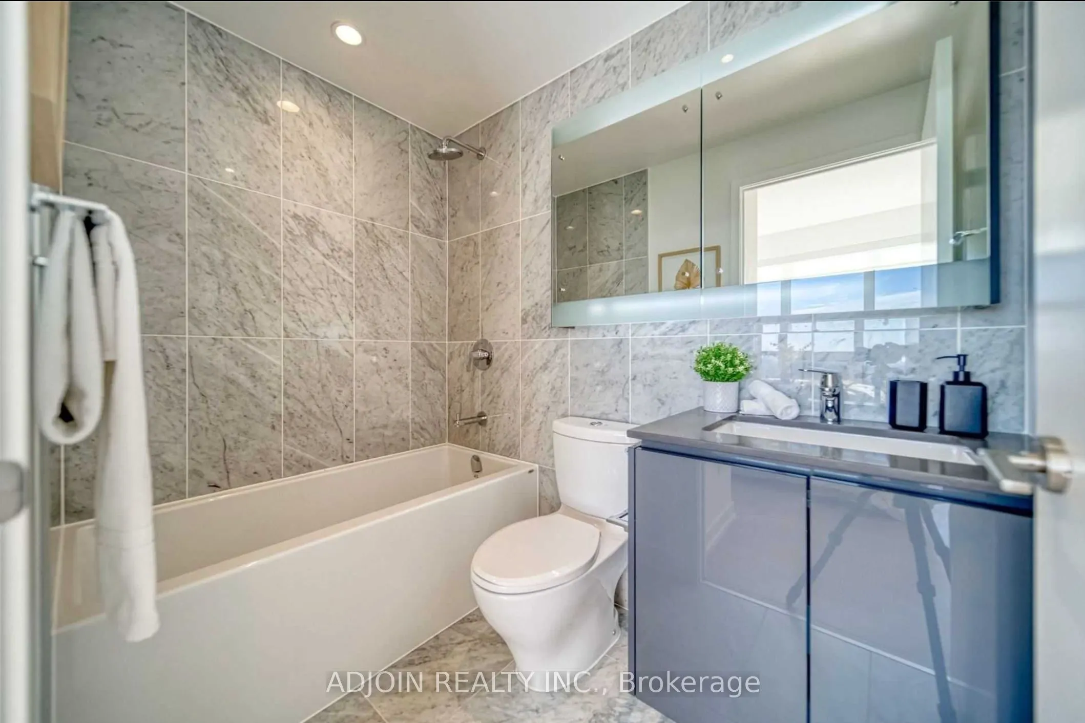 115 Mcmahon Drive, #3110