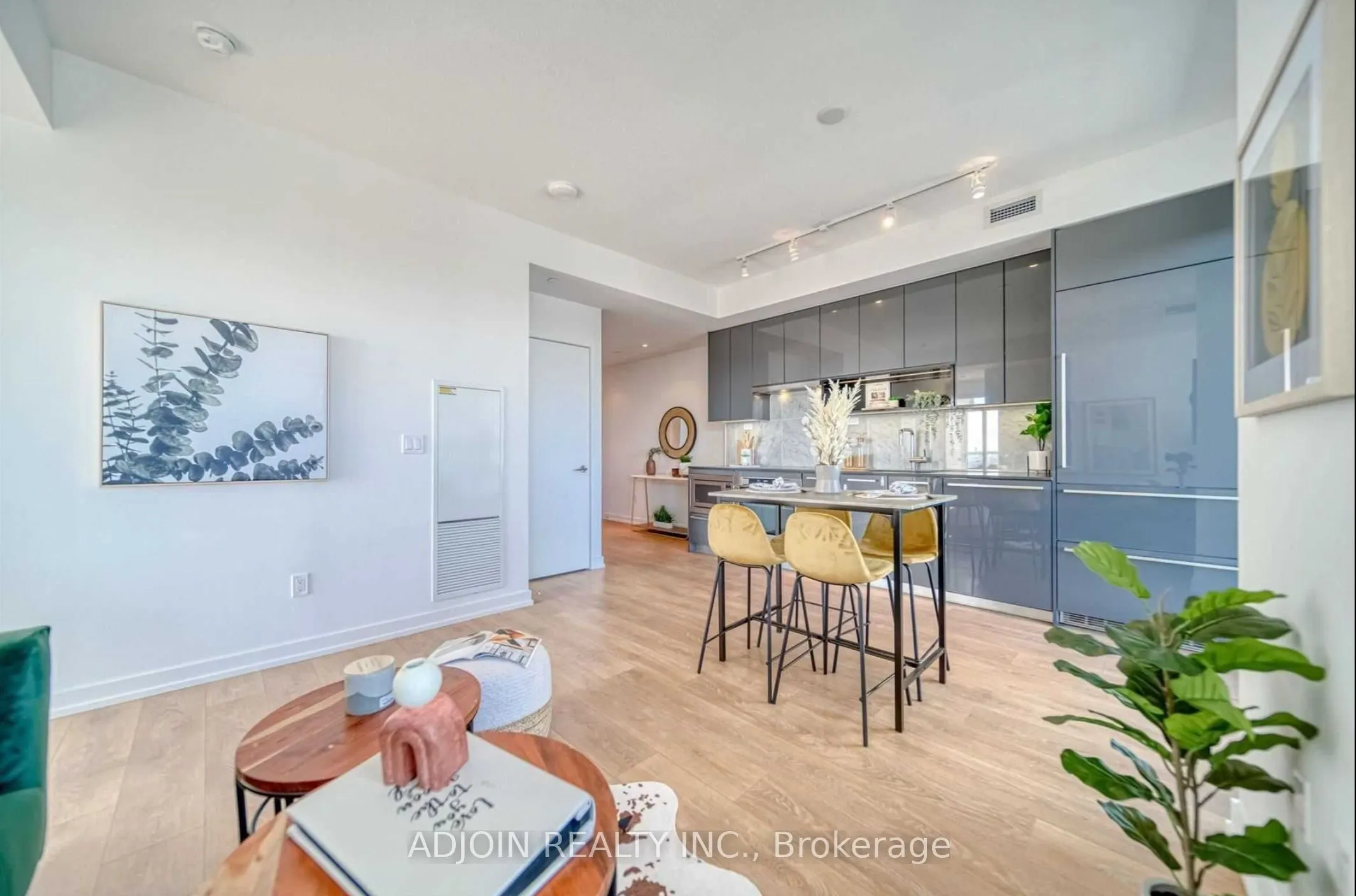 115 Mcmahon Drive, #3110
