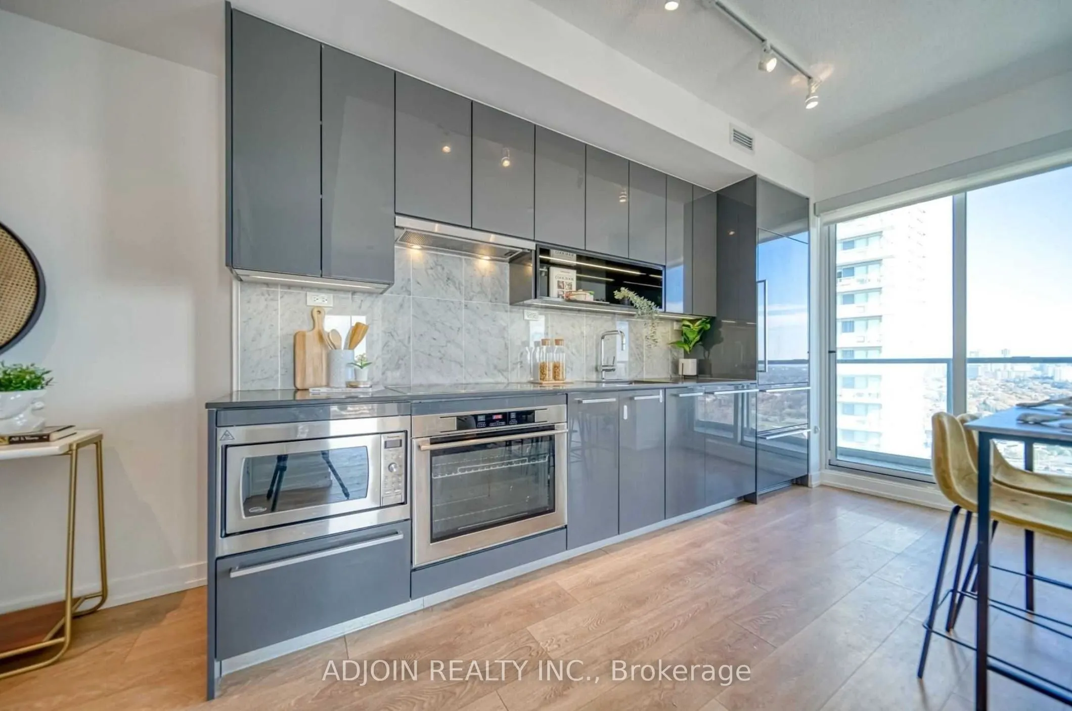 115 Mcmahon Drive, #3110