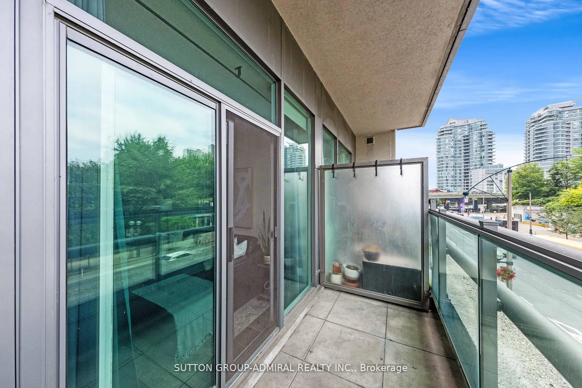 51 Lower Simcoe Street, #210