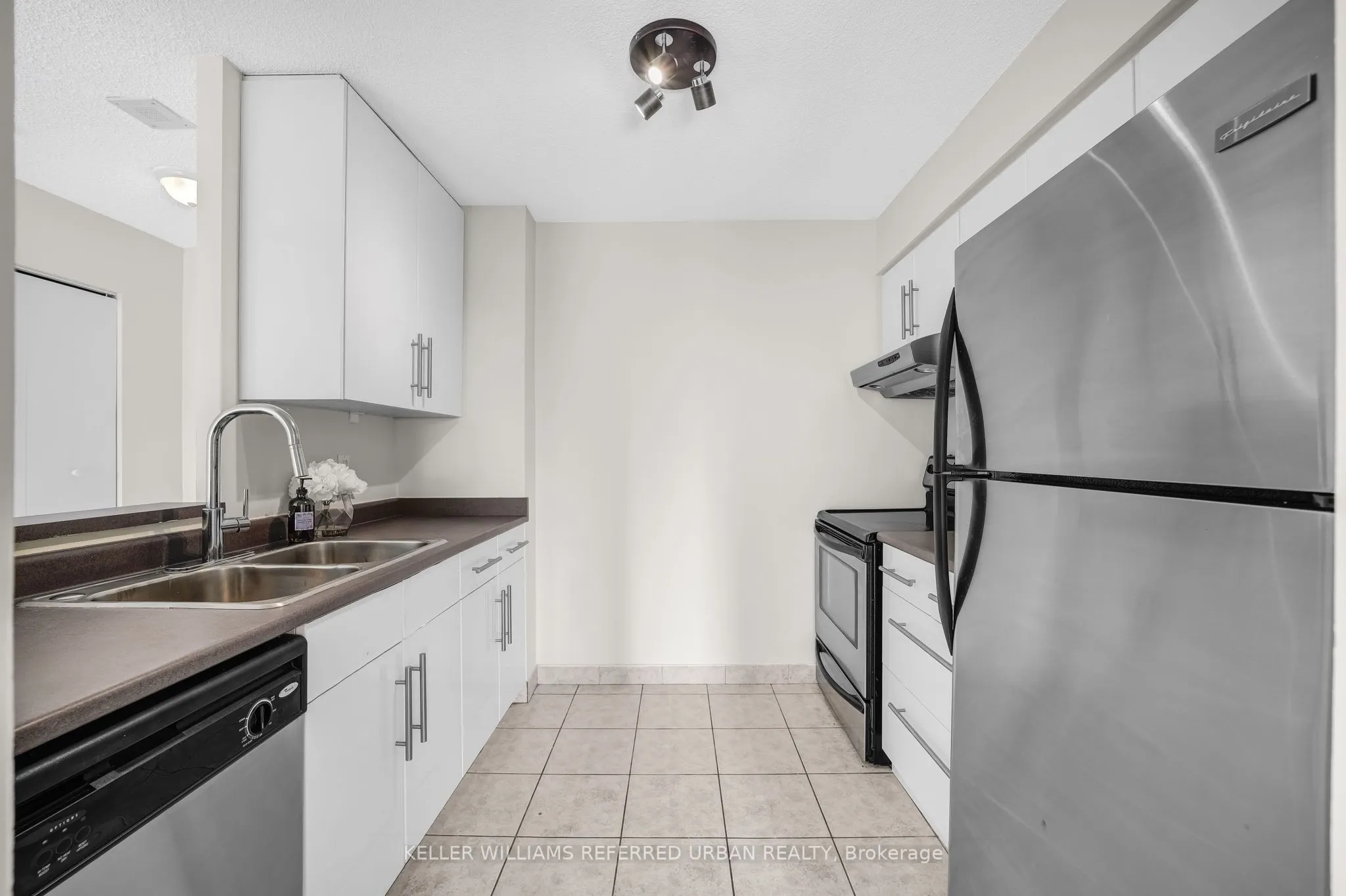 25 Grenville Street, #2005