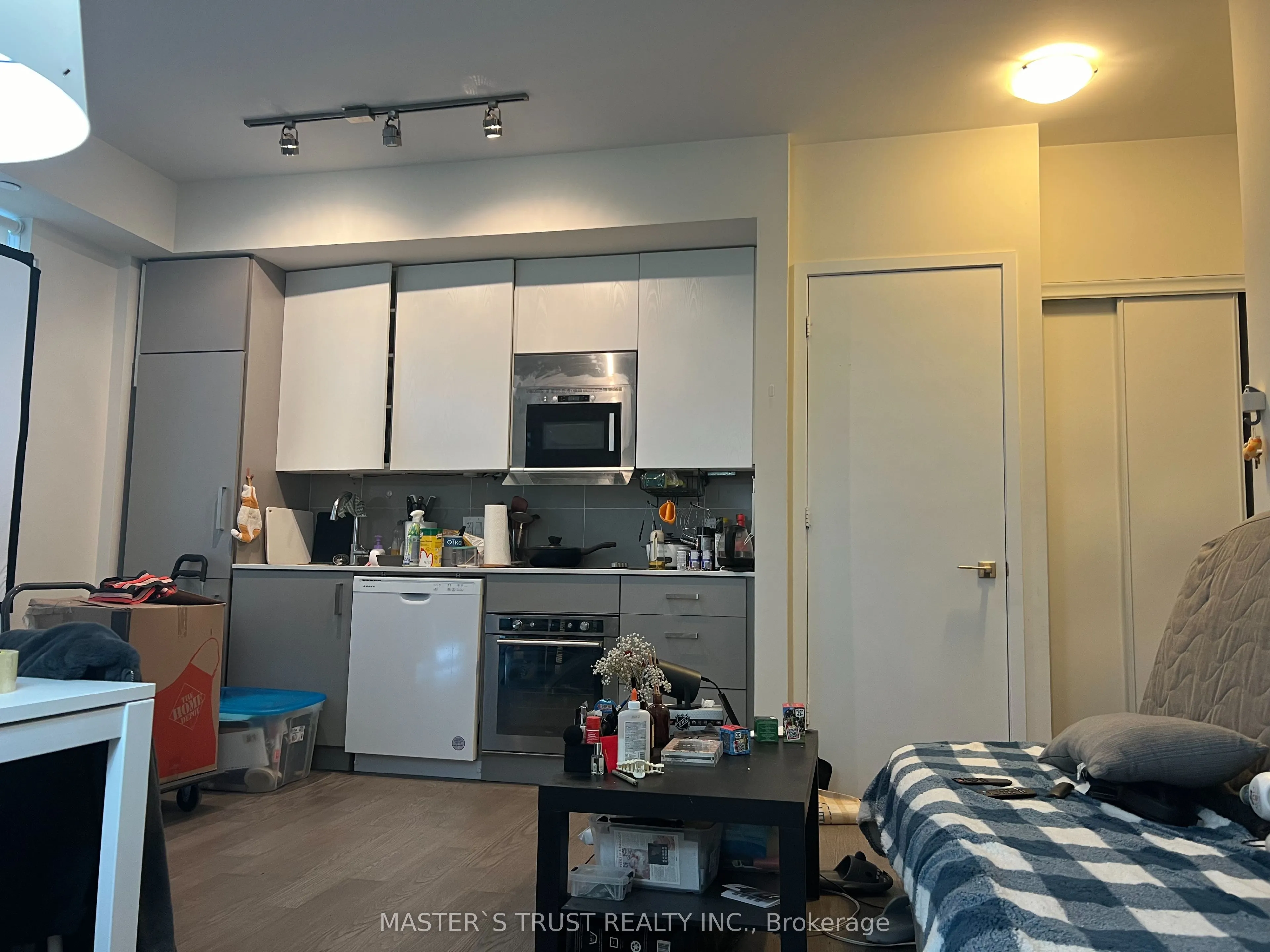 17 Dundonald Street, #1101