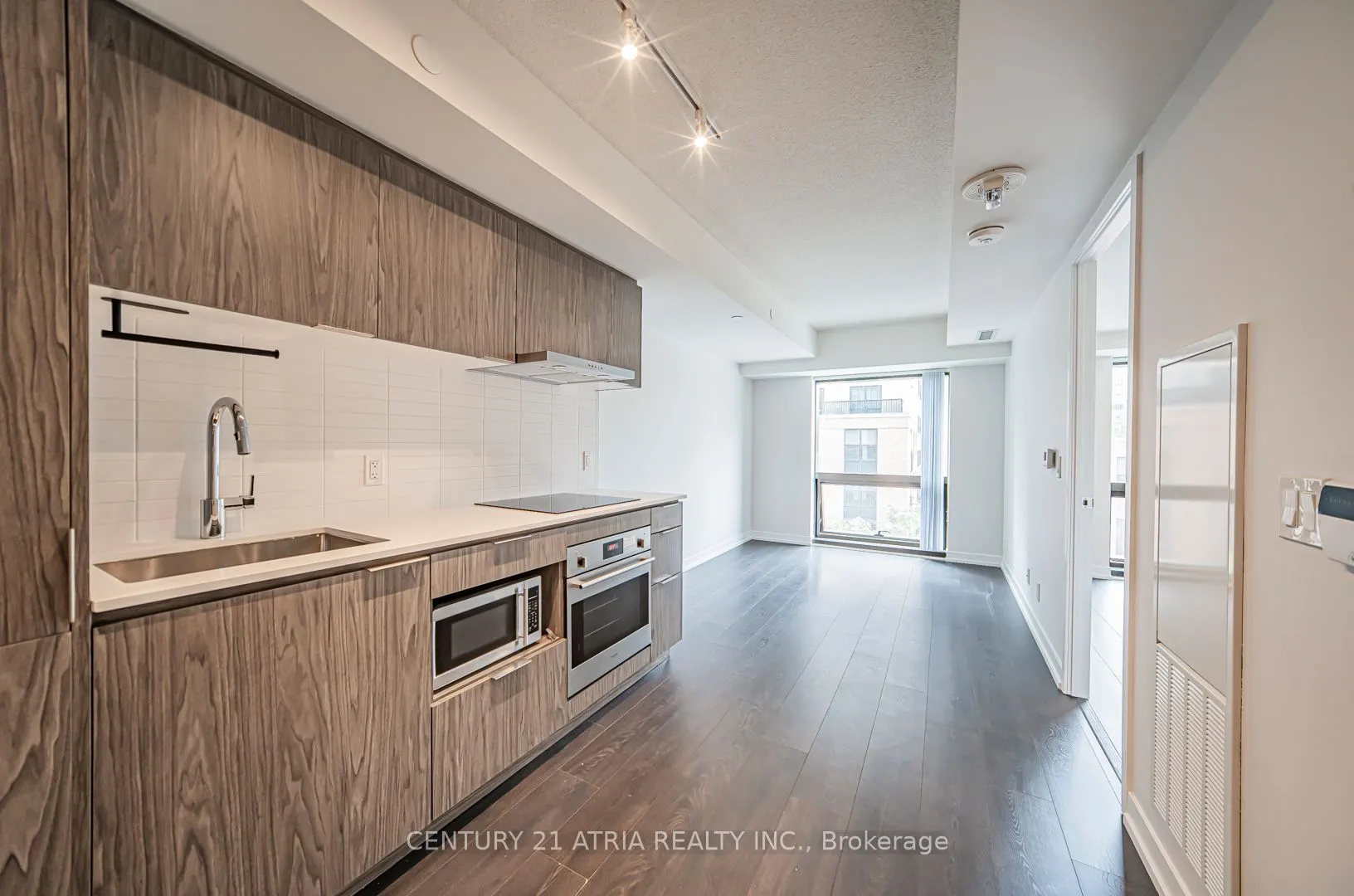 60 Shuter Street, #307