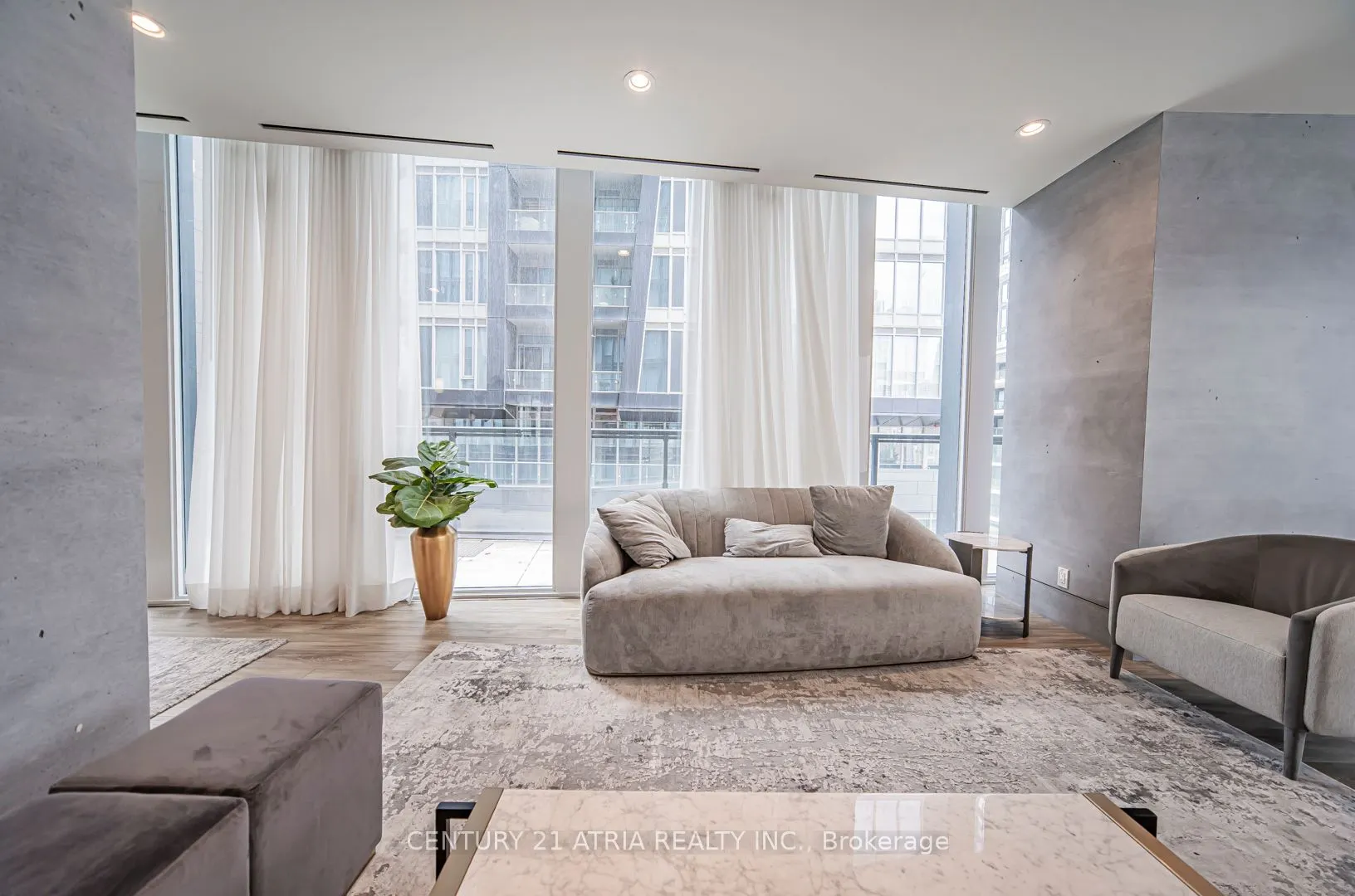 60 Shuter Street, #307