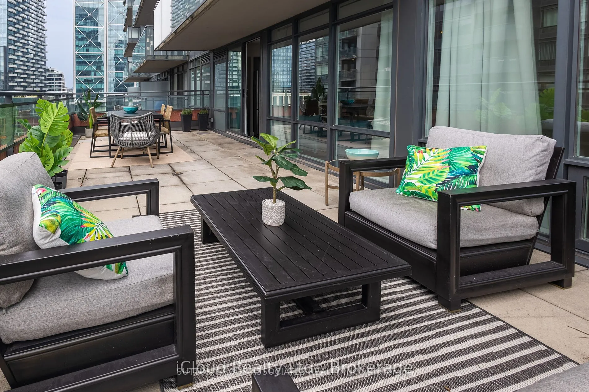 4K Spadina Avenue, #512