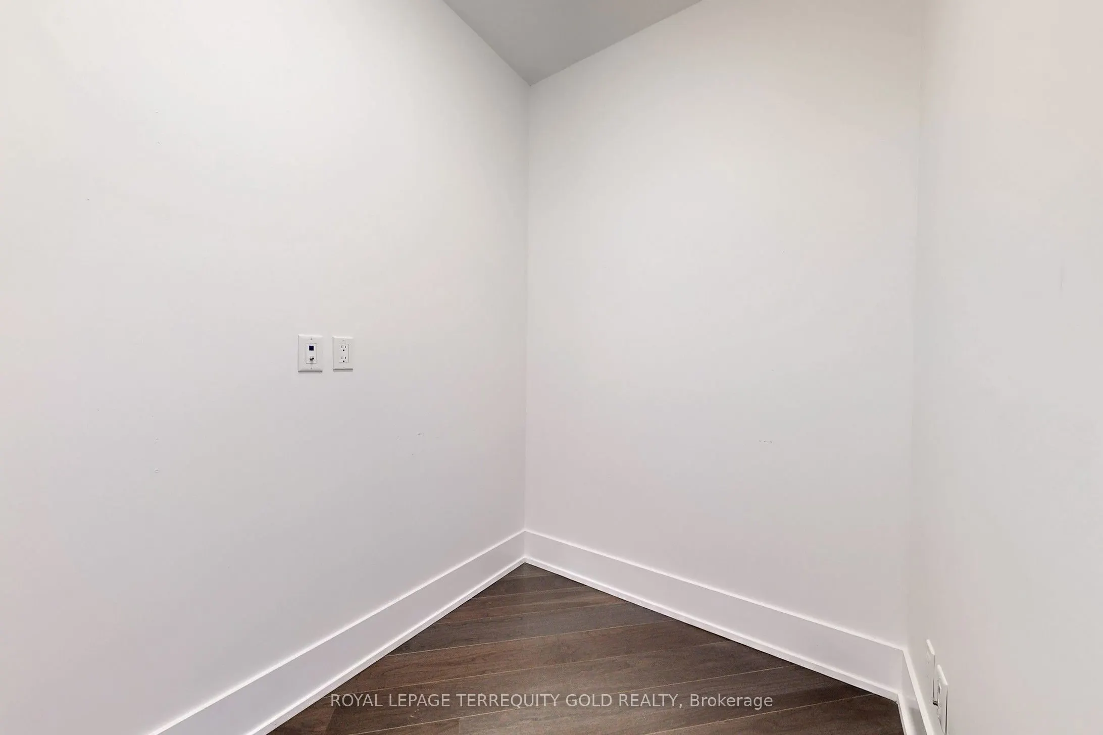 1 Edgewater Drive, #712