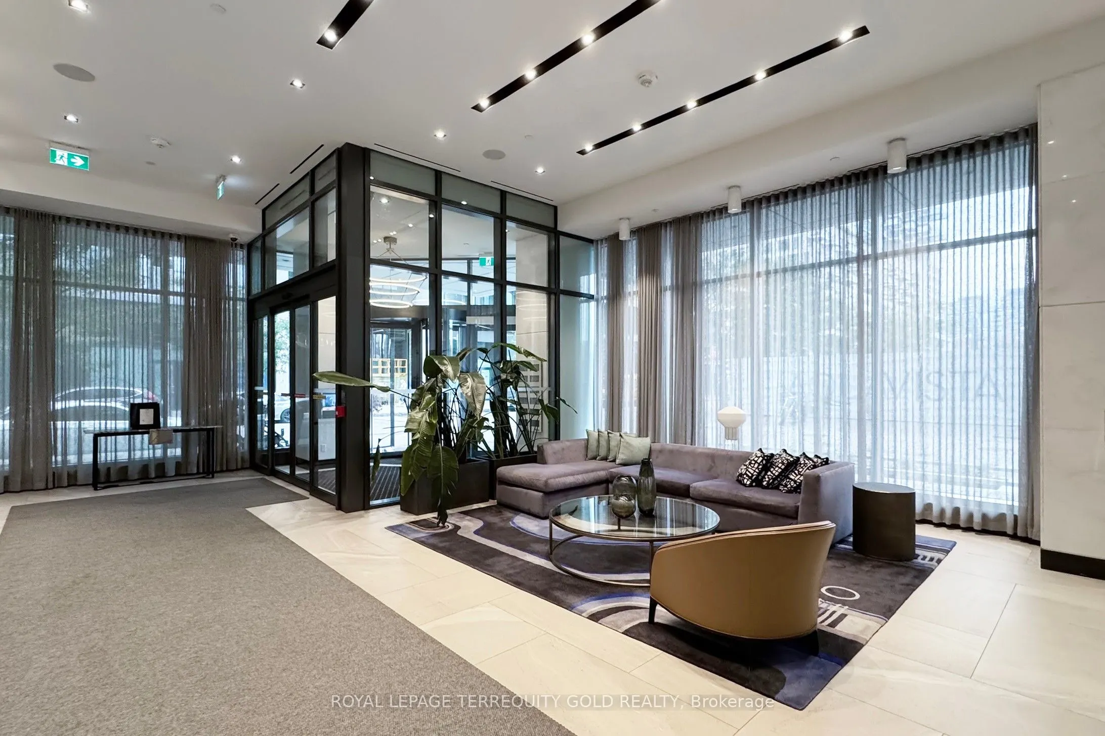 1 Edgewater Drive, #712