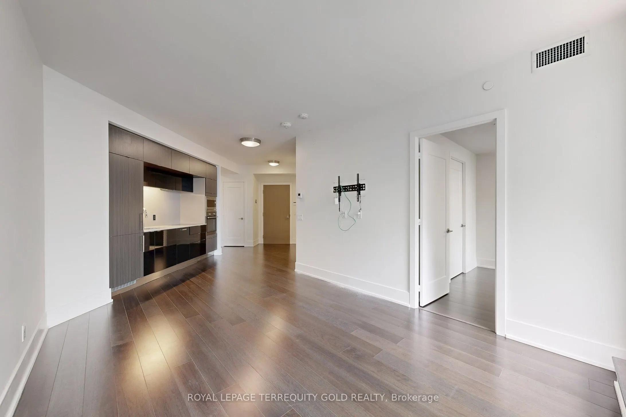 1 Edgewater Drive, #712