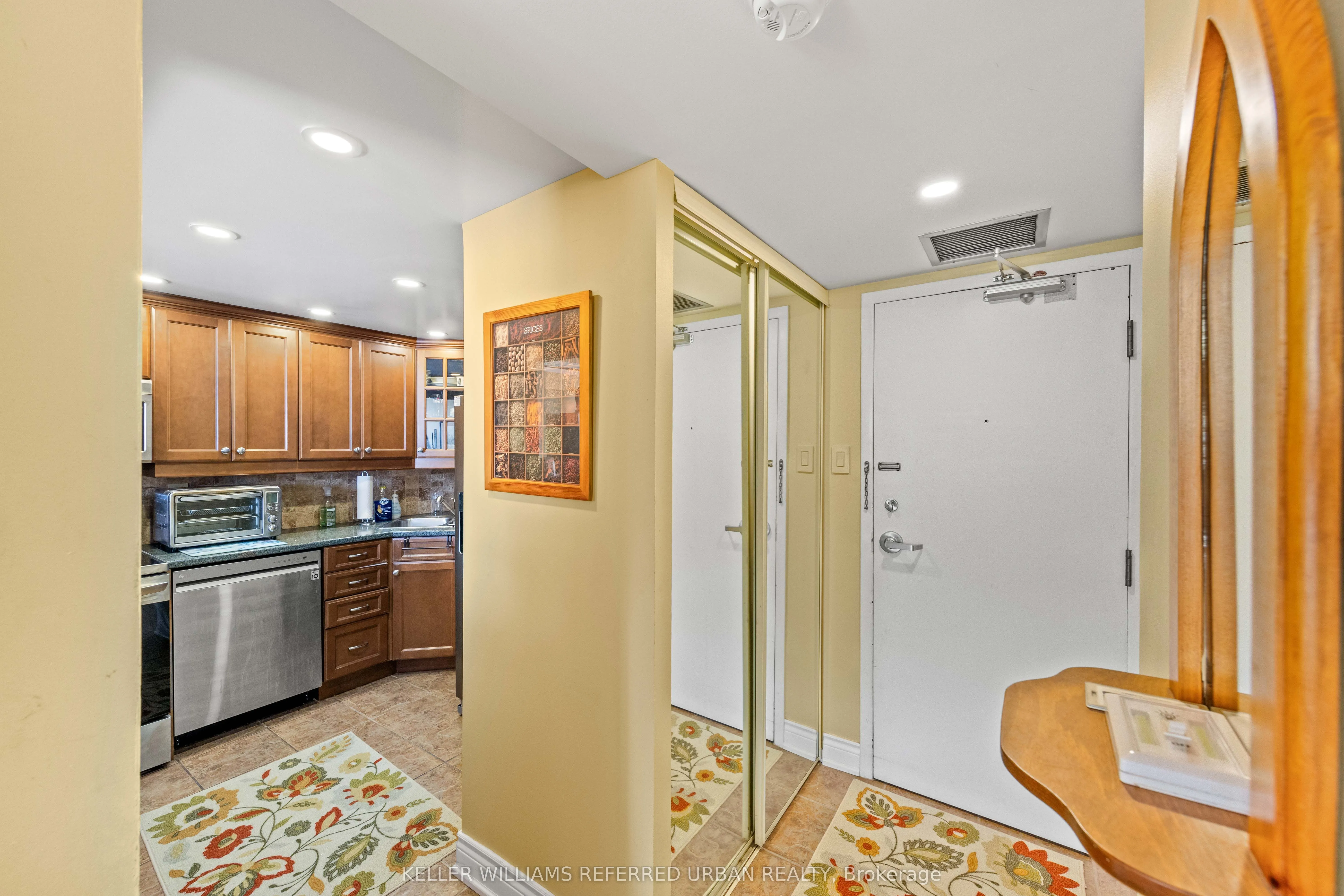 705 King Street W, #413