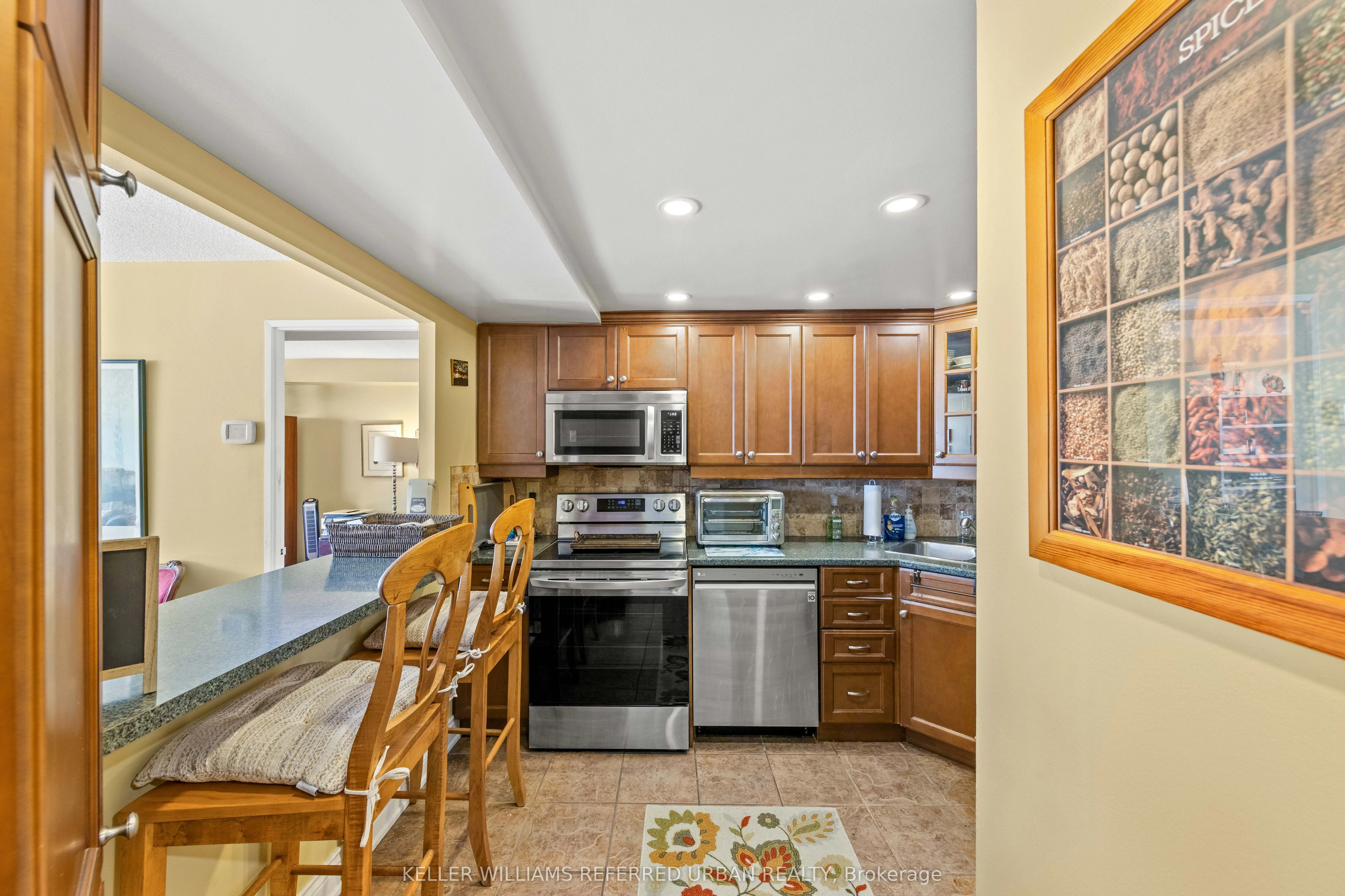 705 King Street W, #413