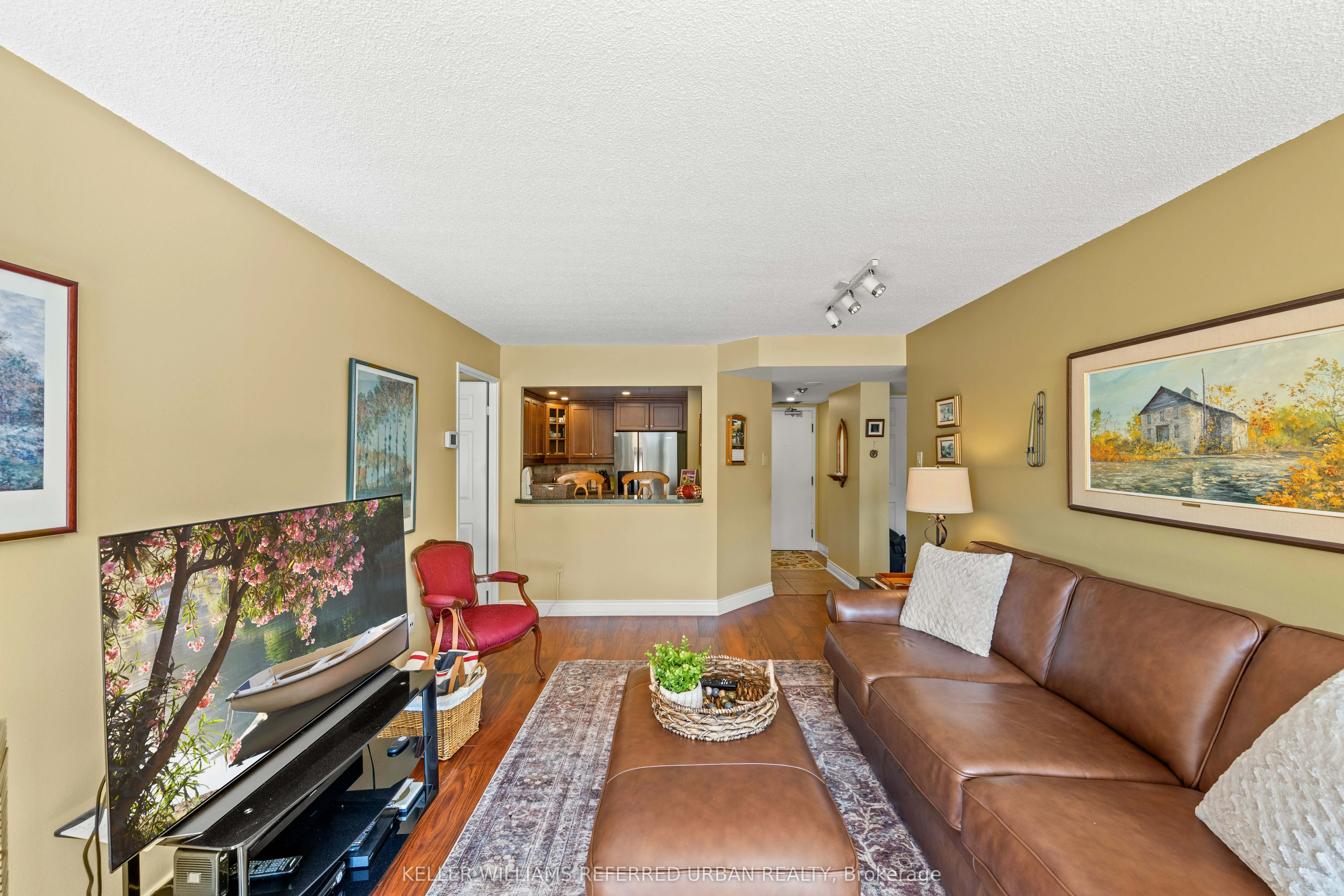 705 King Street W, #413
