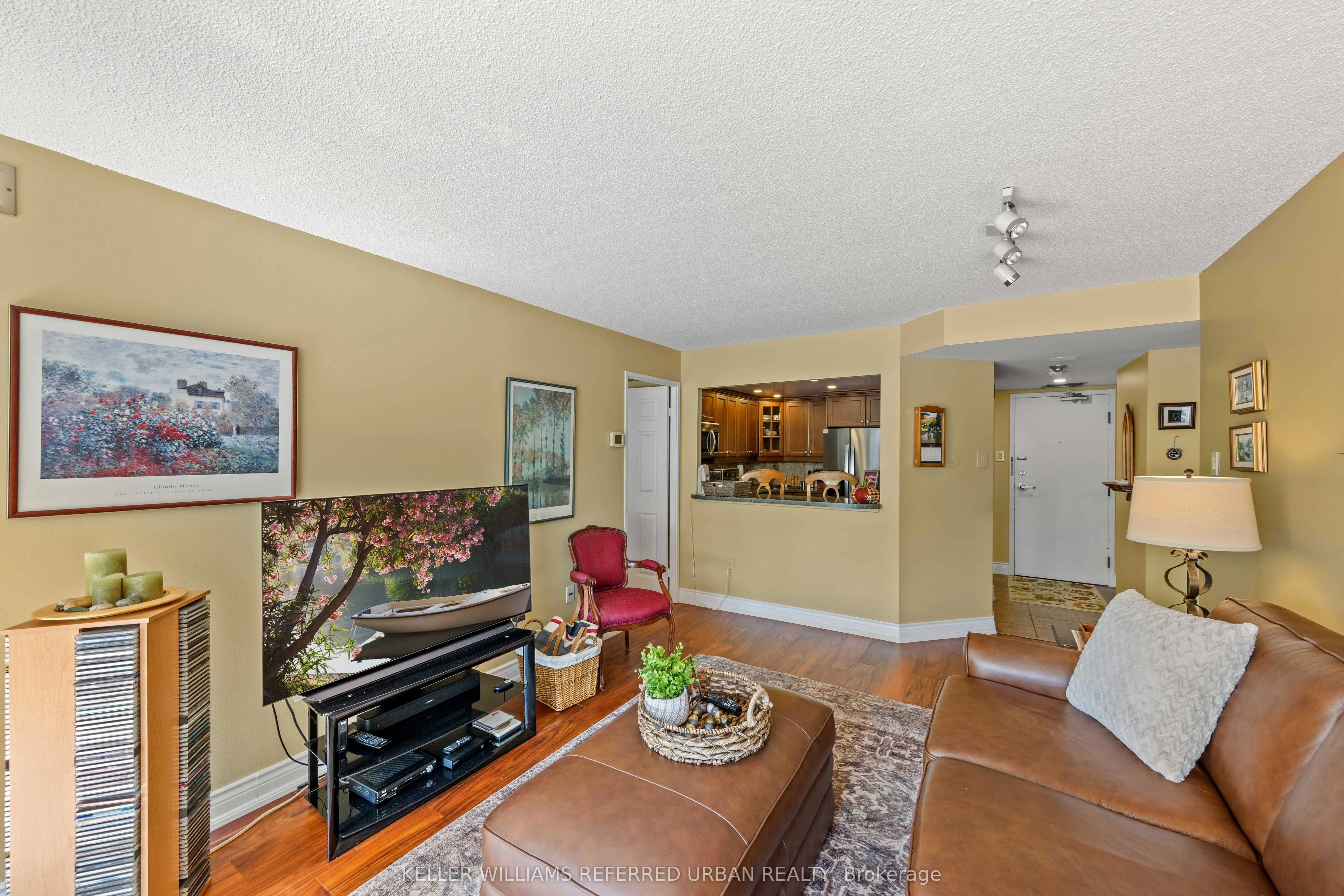 705 King Street W, #413