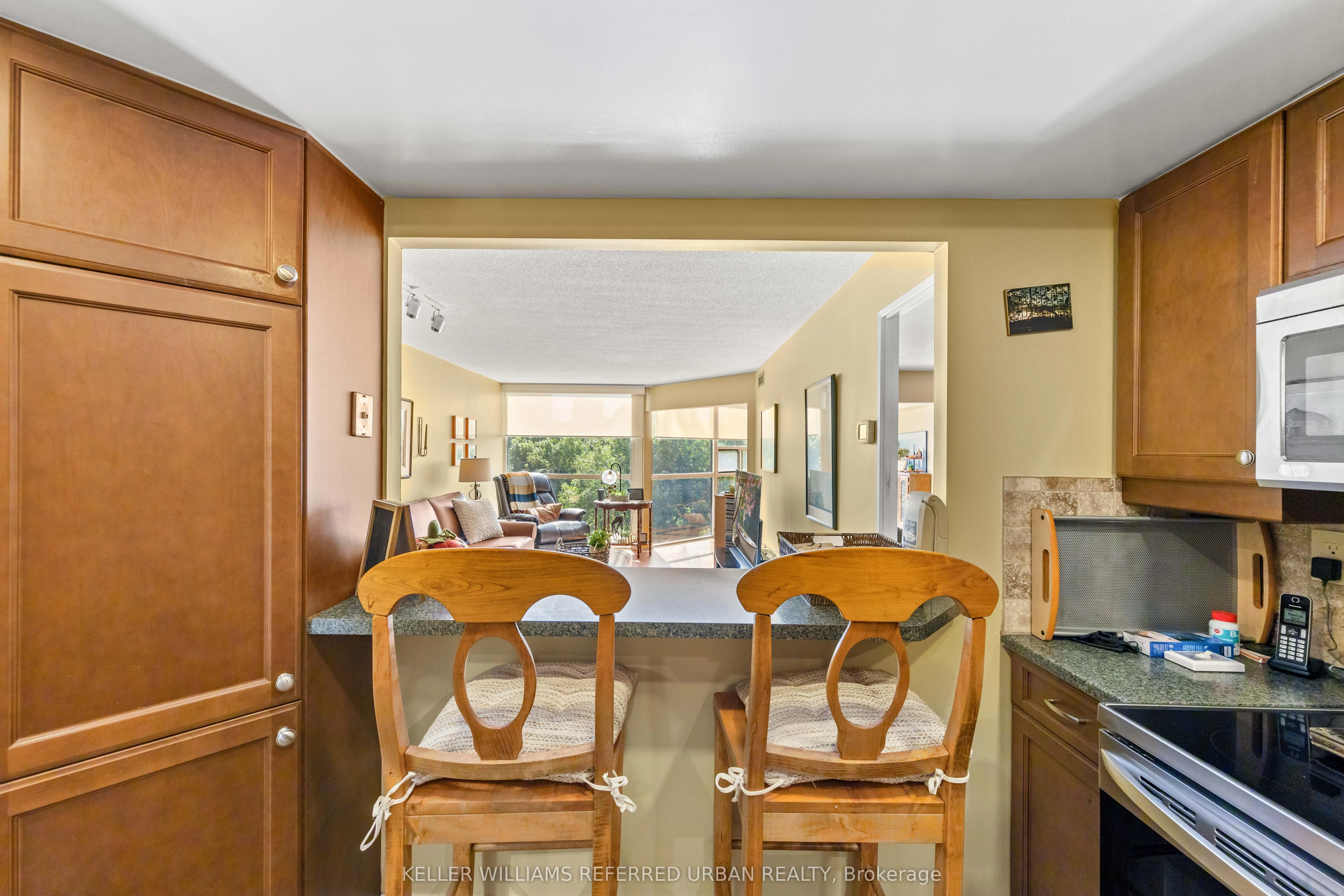705 King Street W, #413