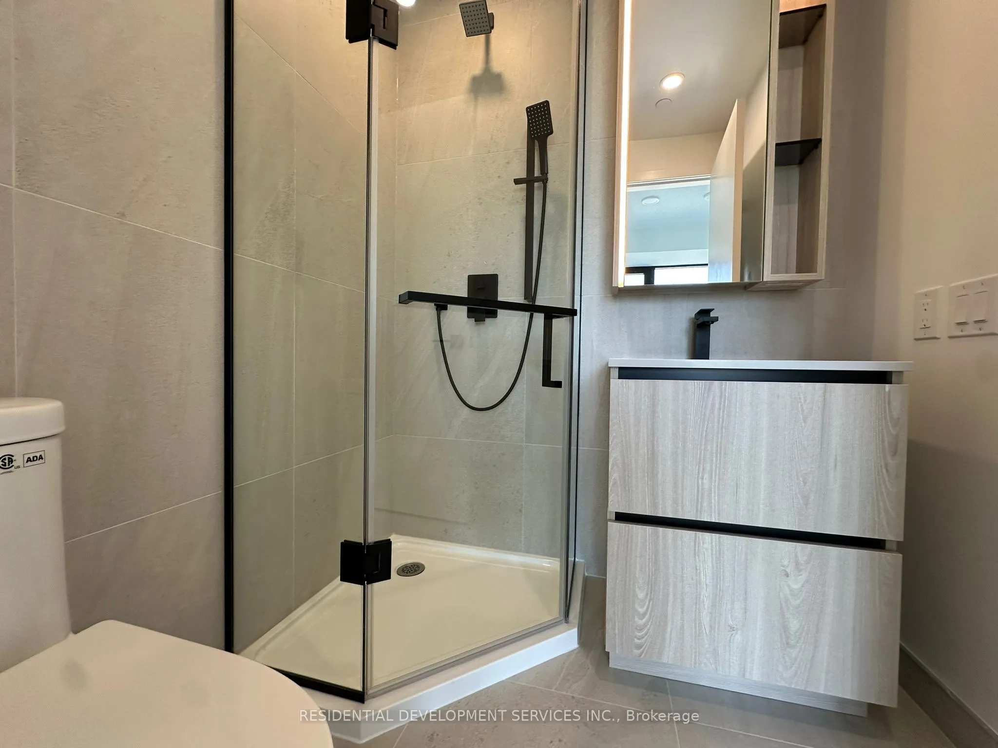 699 Sheppard Avenue E, #519