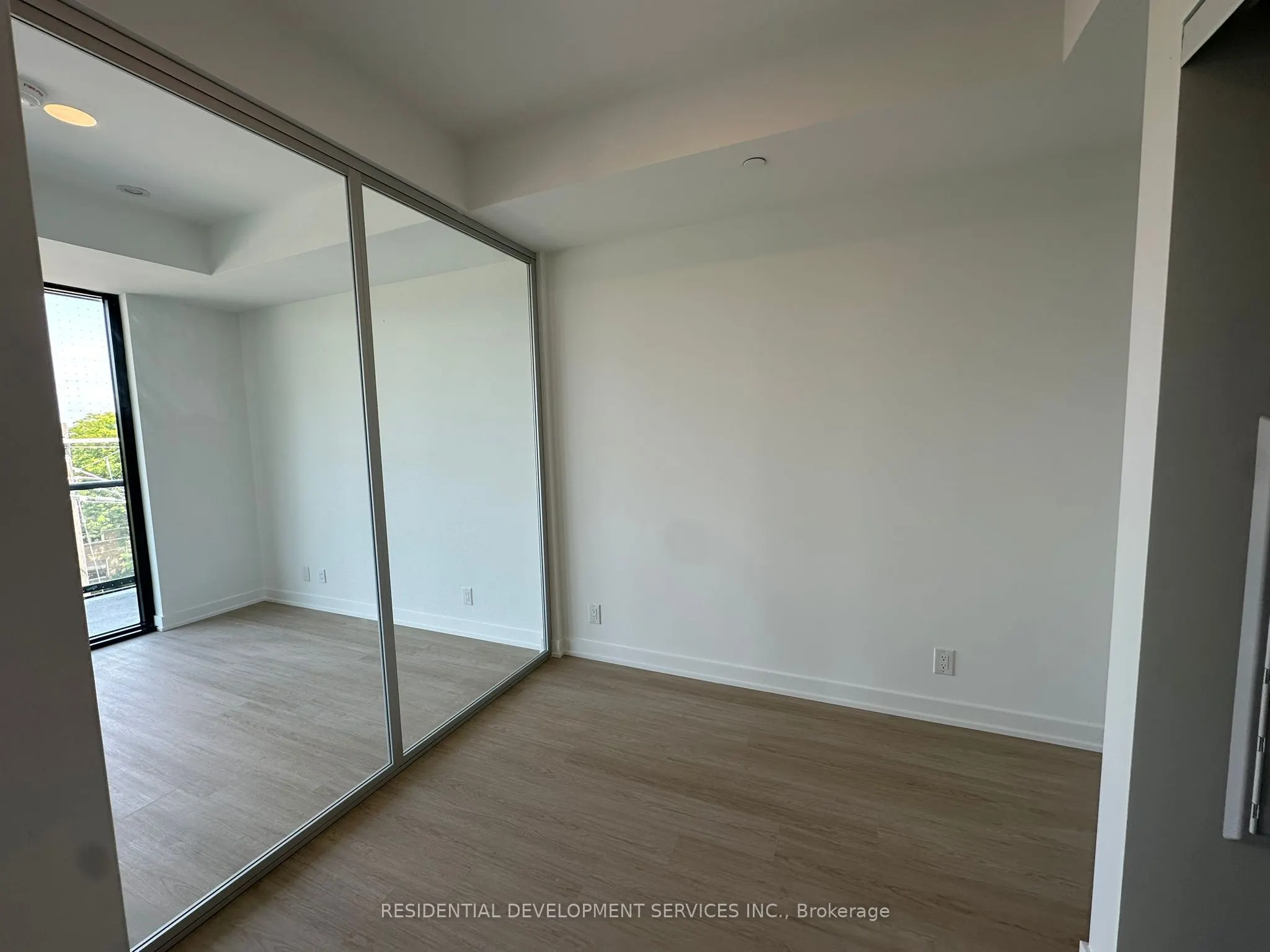 699 Sheppard Avenue E, #519