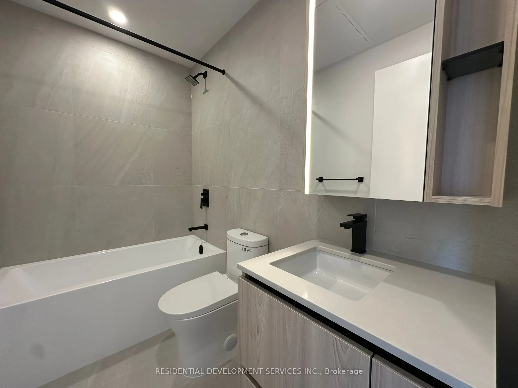 699 Sheppard Avenue E, #519