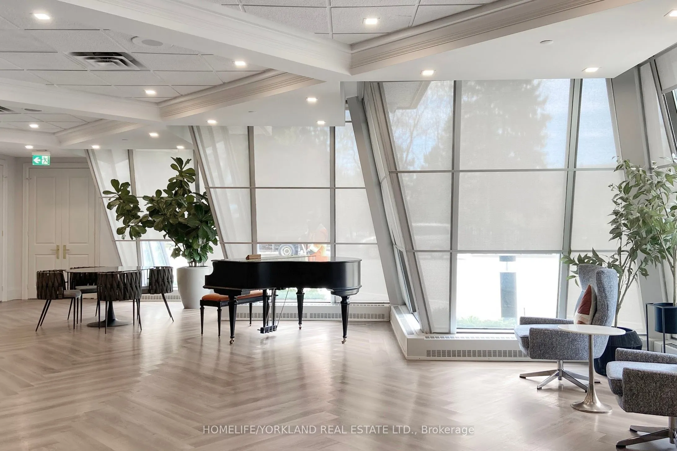 1 Concorde Place, #405