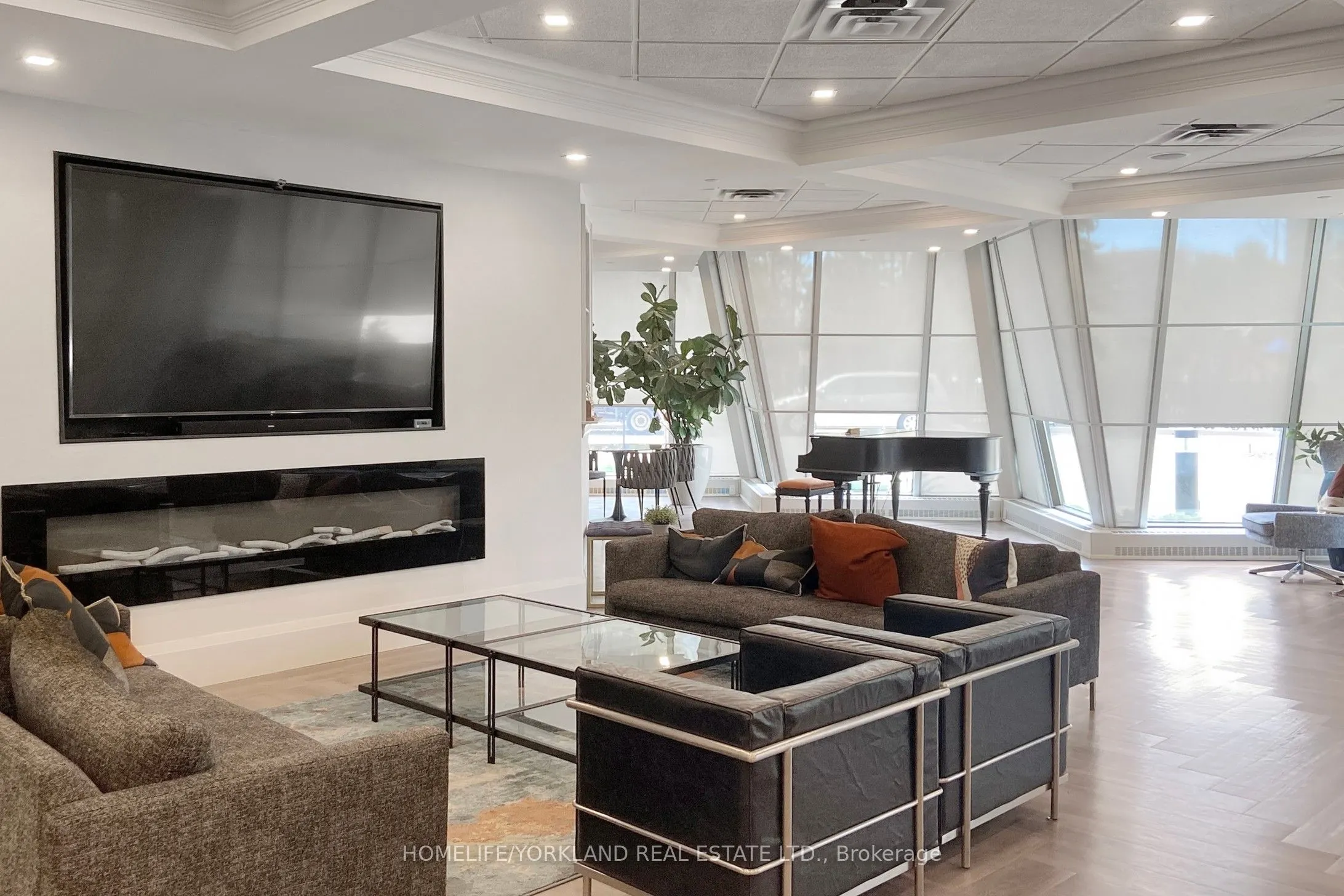 1 Concorde Place, #405