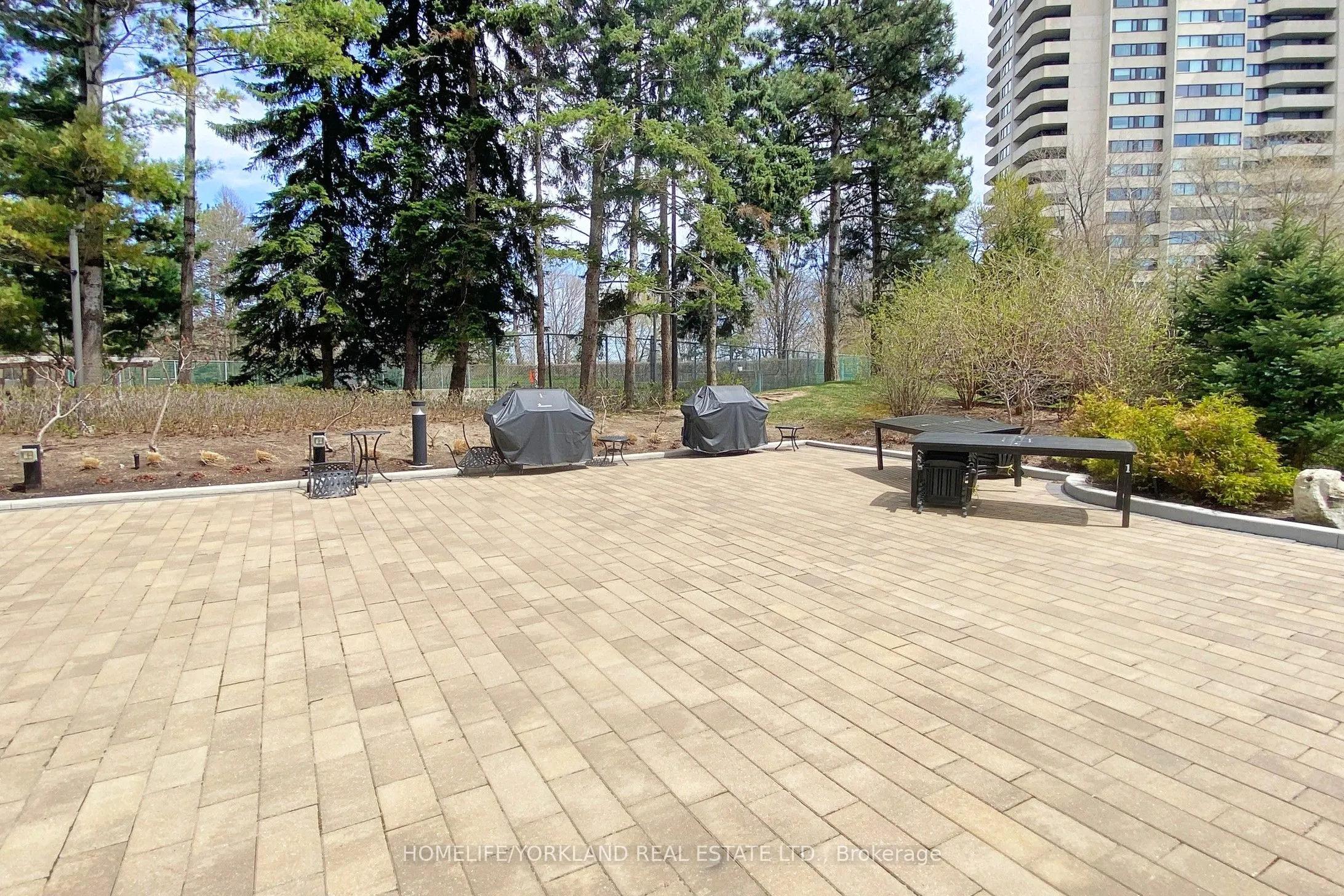 1 Concorde Place, #405