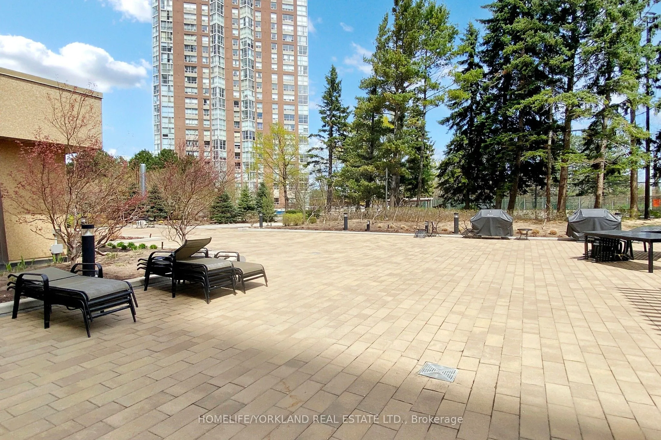 1 Concorde Place, #405