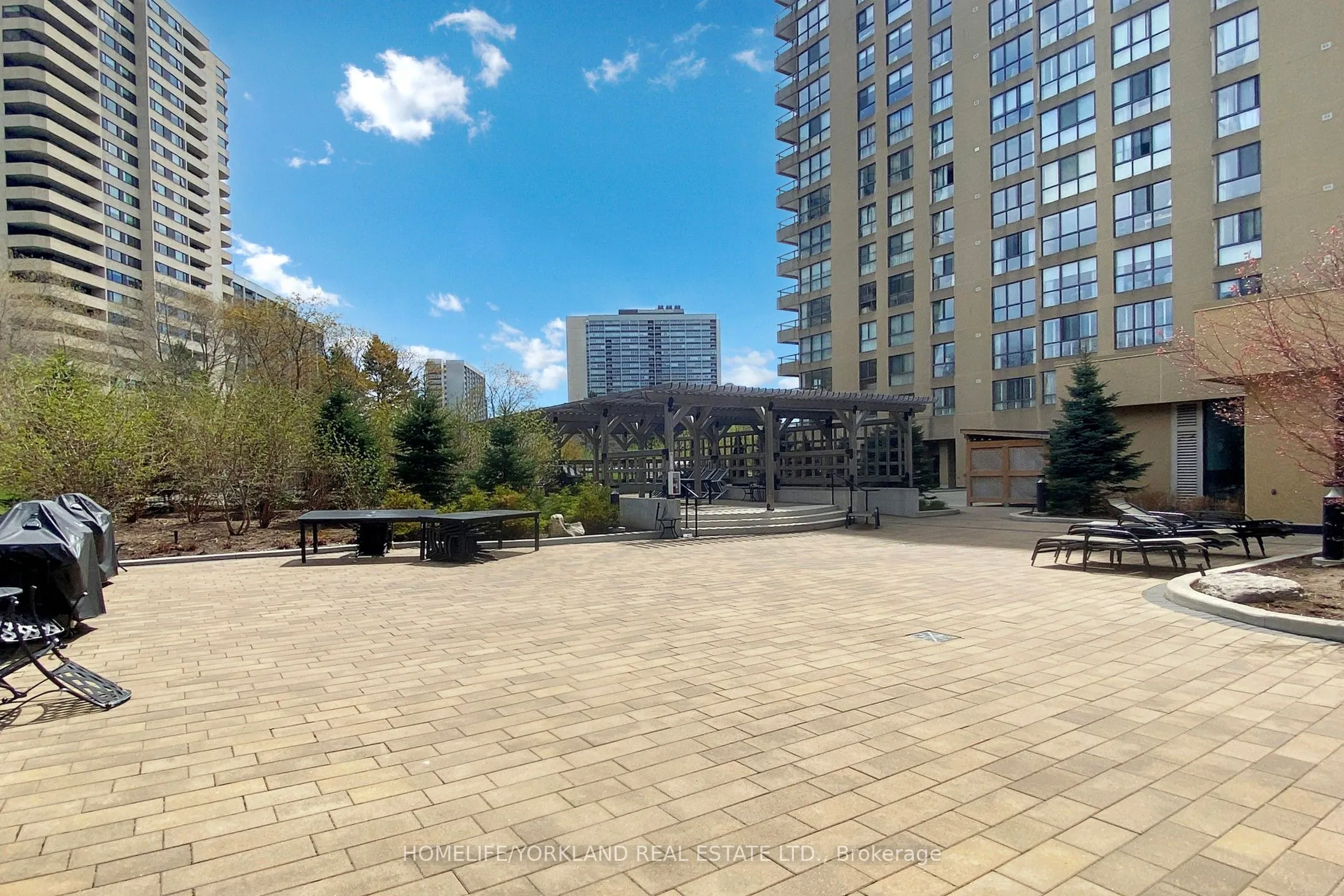 1 Concorde Place, #405
