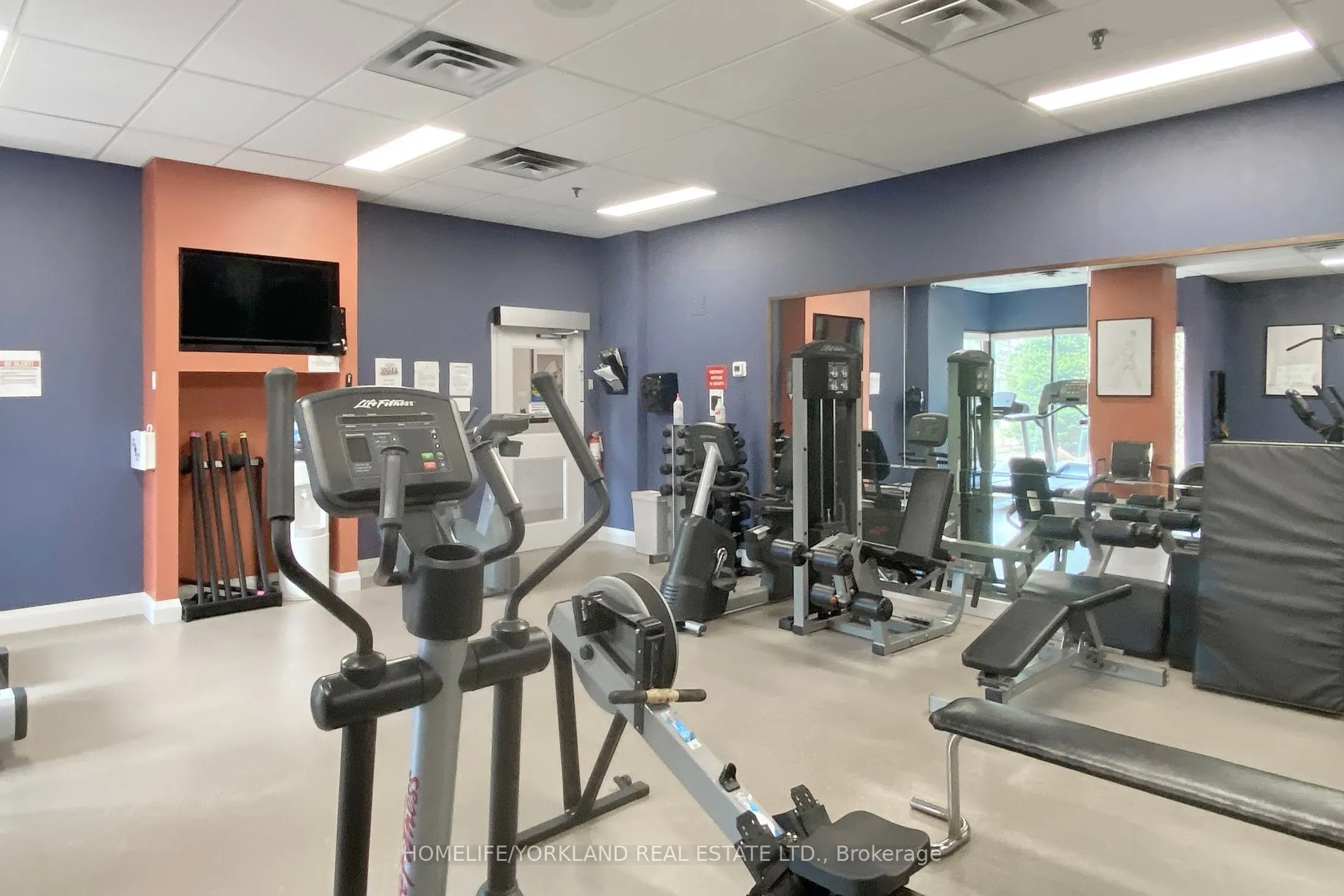 1 Concorde Place, #405