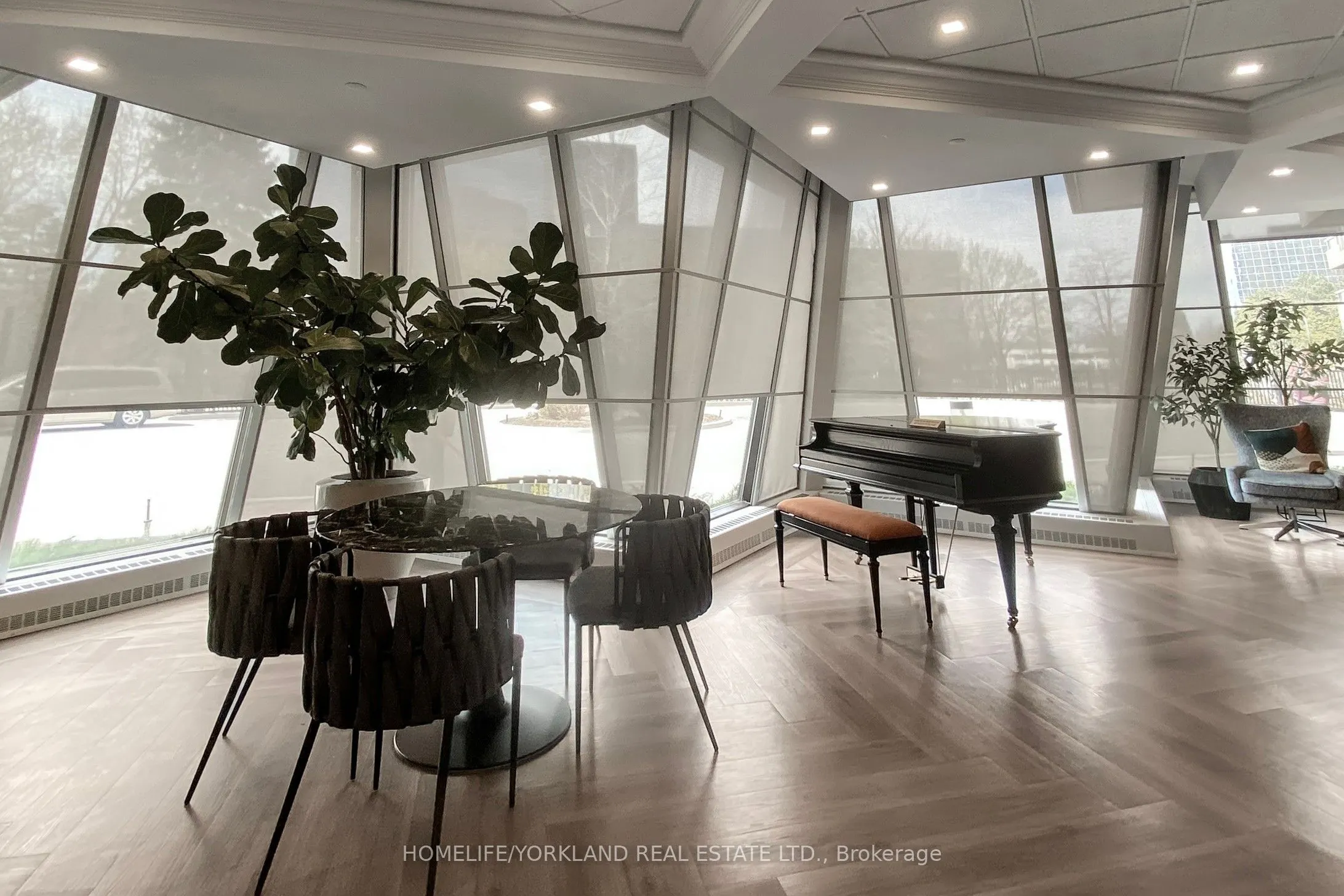 1 Concorde Place, #405