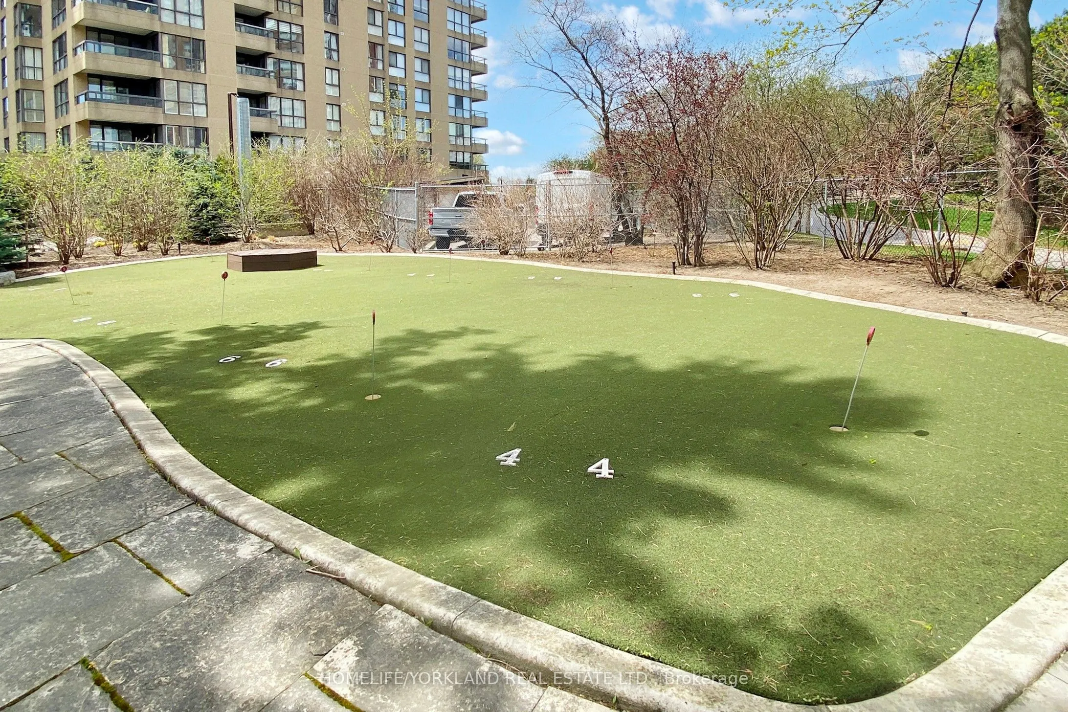 1 Concorde Place, #405