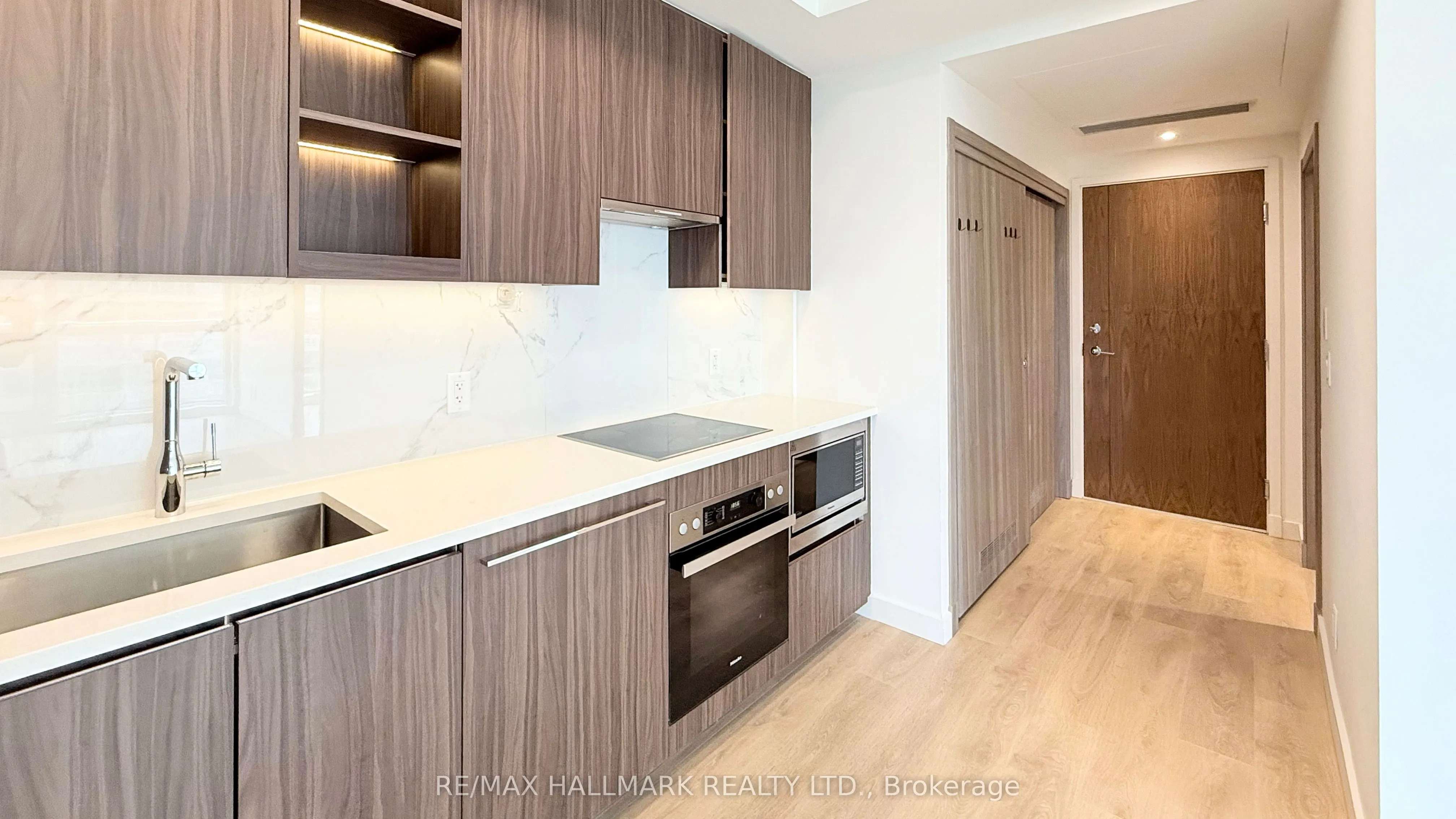 27 McMahon Drive, #1609