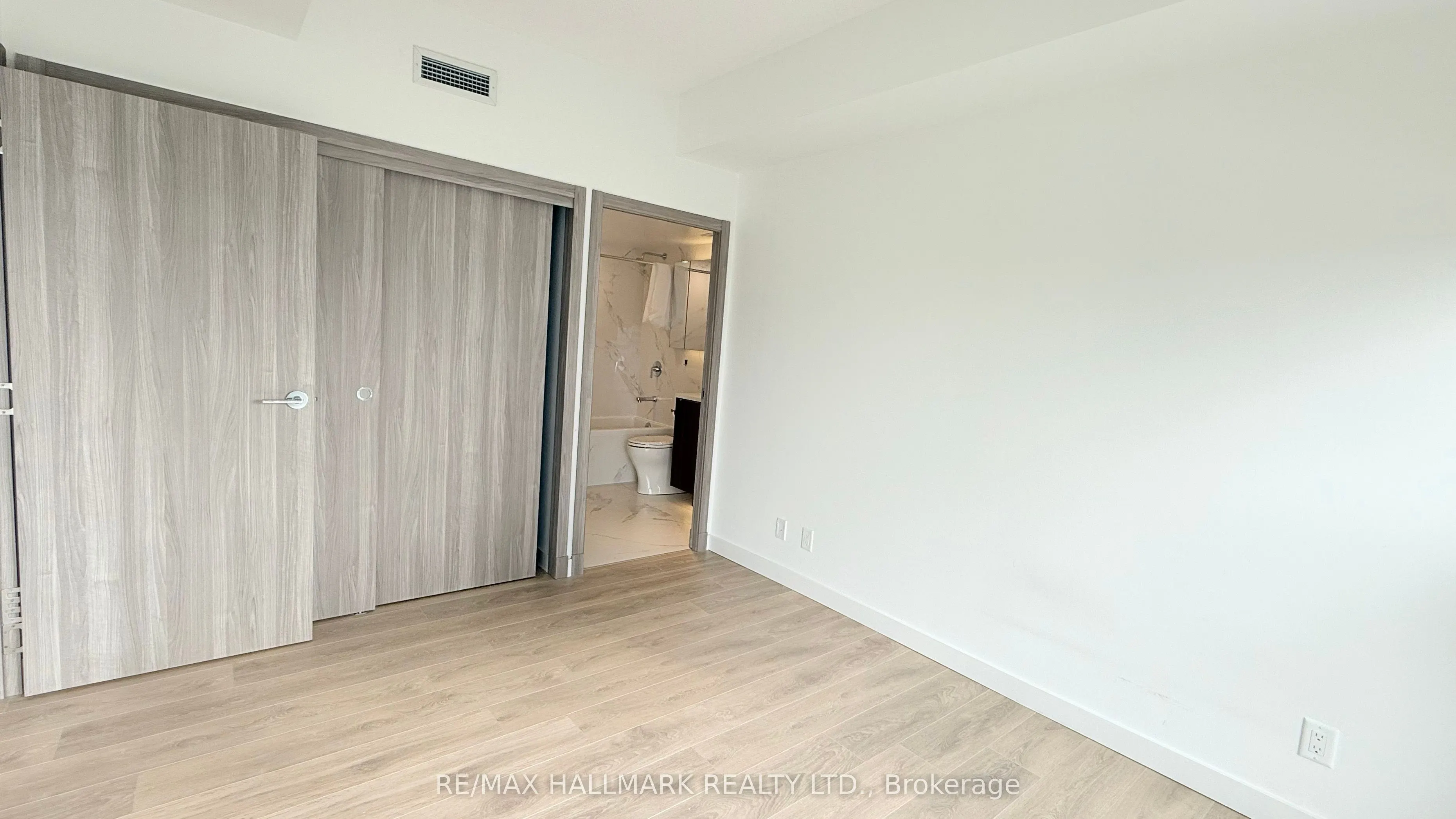 27 McMahon Drive, #1609