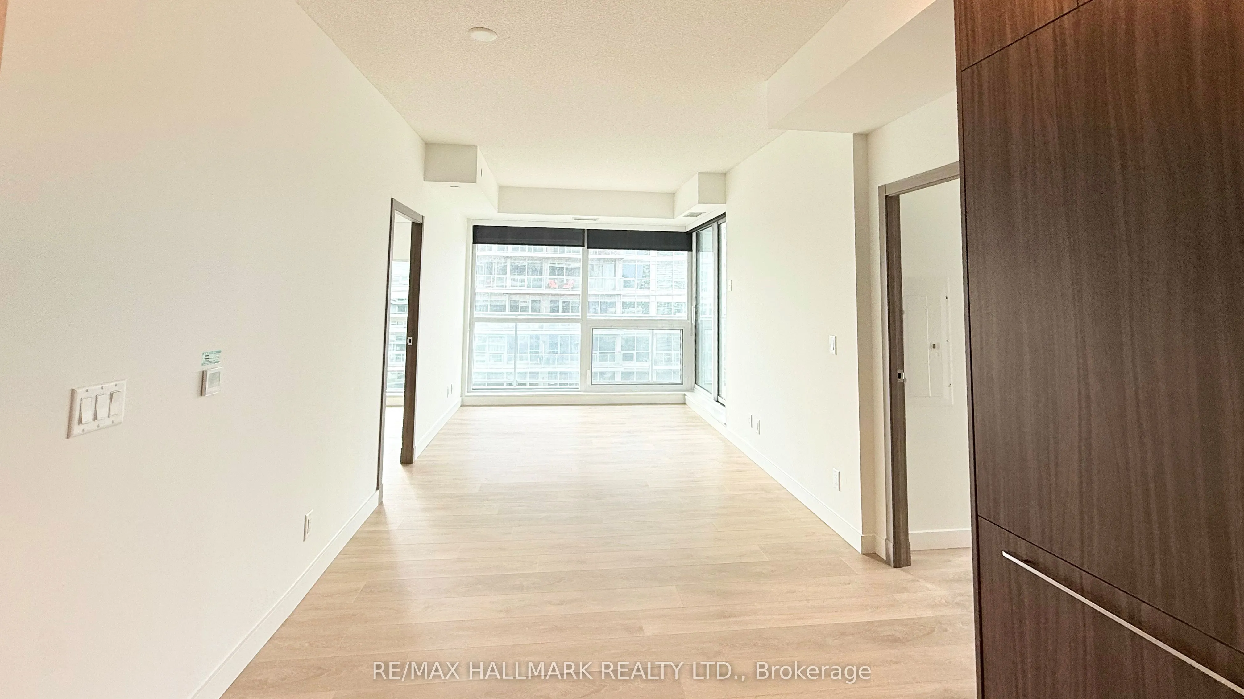 27 McMahon Drive, #1609