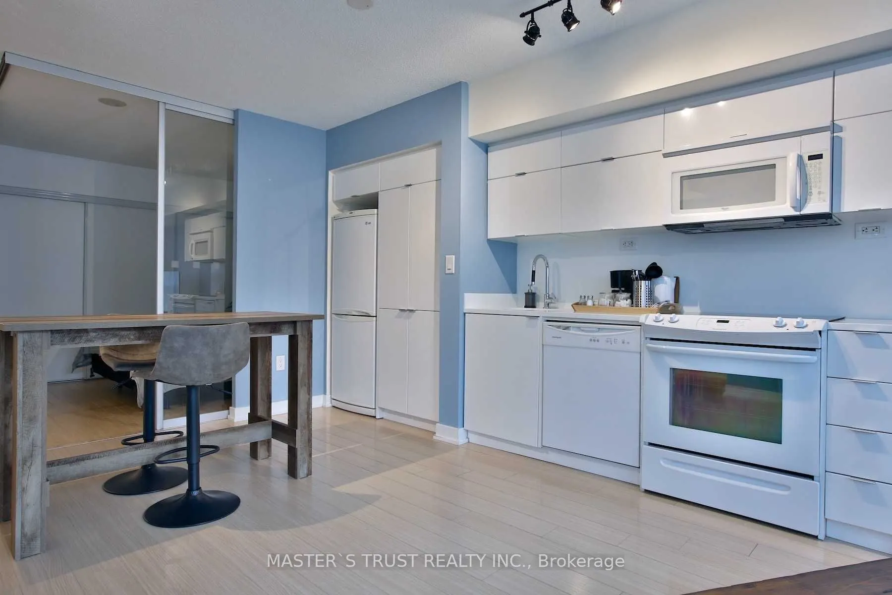 21 Iceboat Terrace, #932