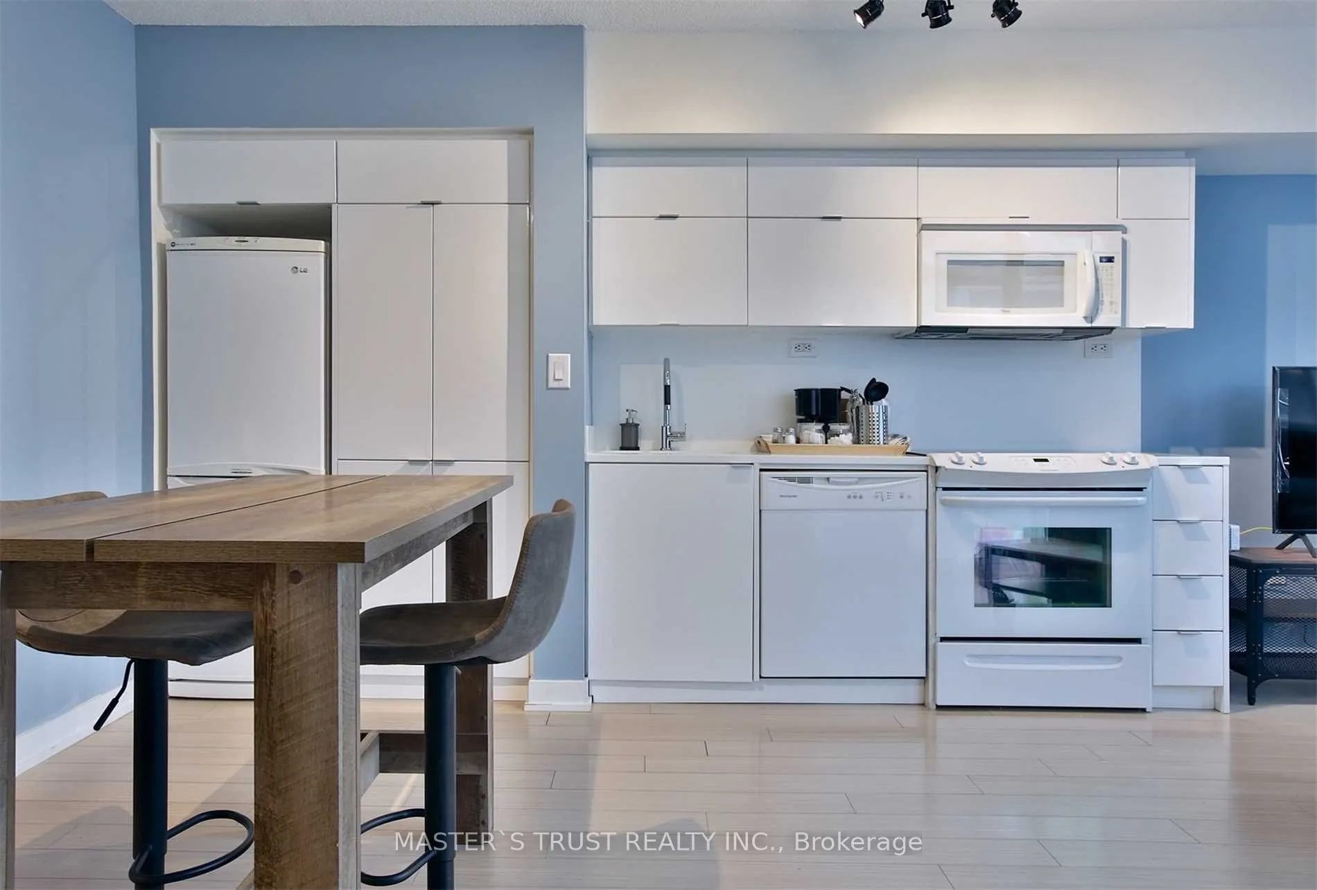 21 Iceboat Terrace, #932
