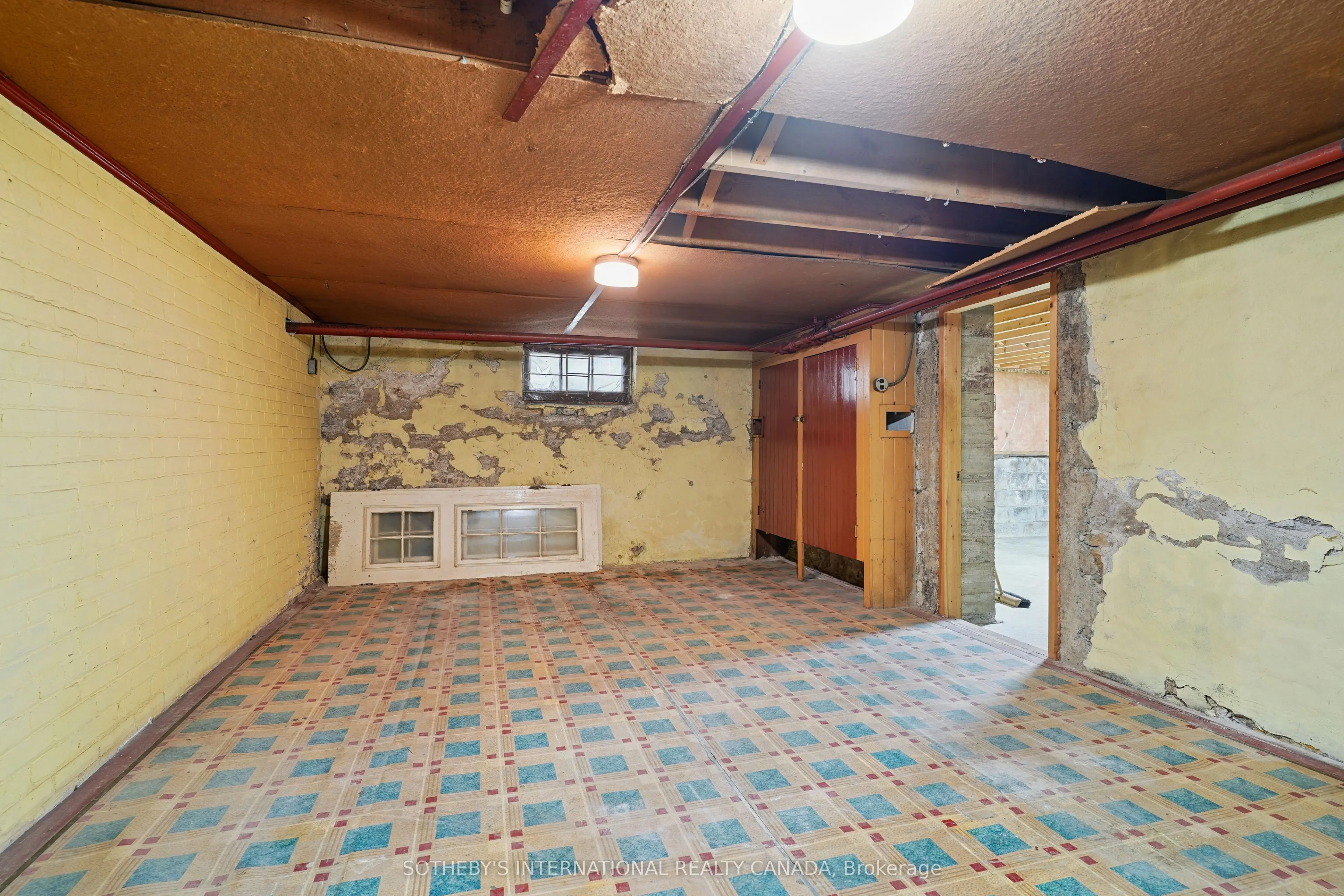 258 Lytton Boulevard