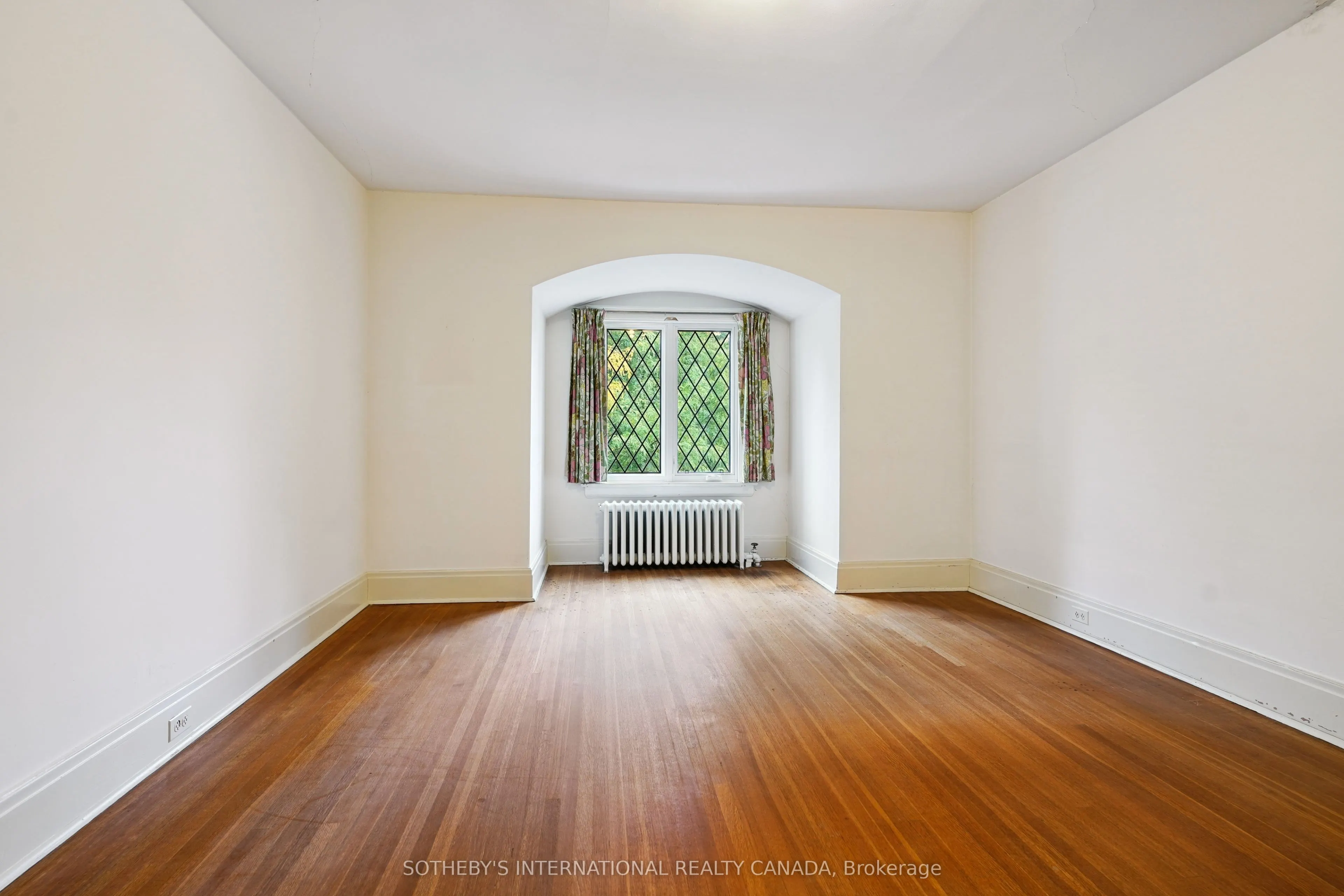 258 Lytton Boulevard