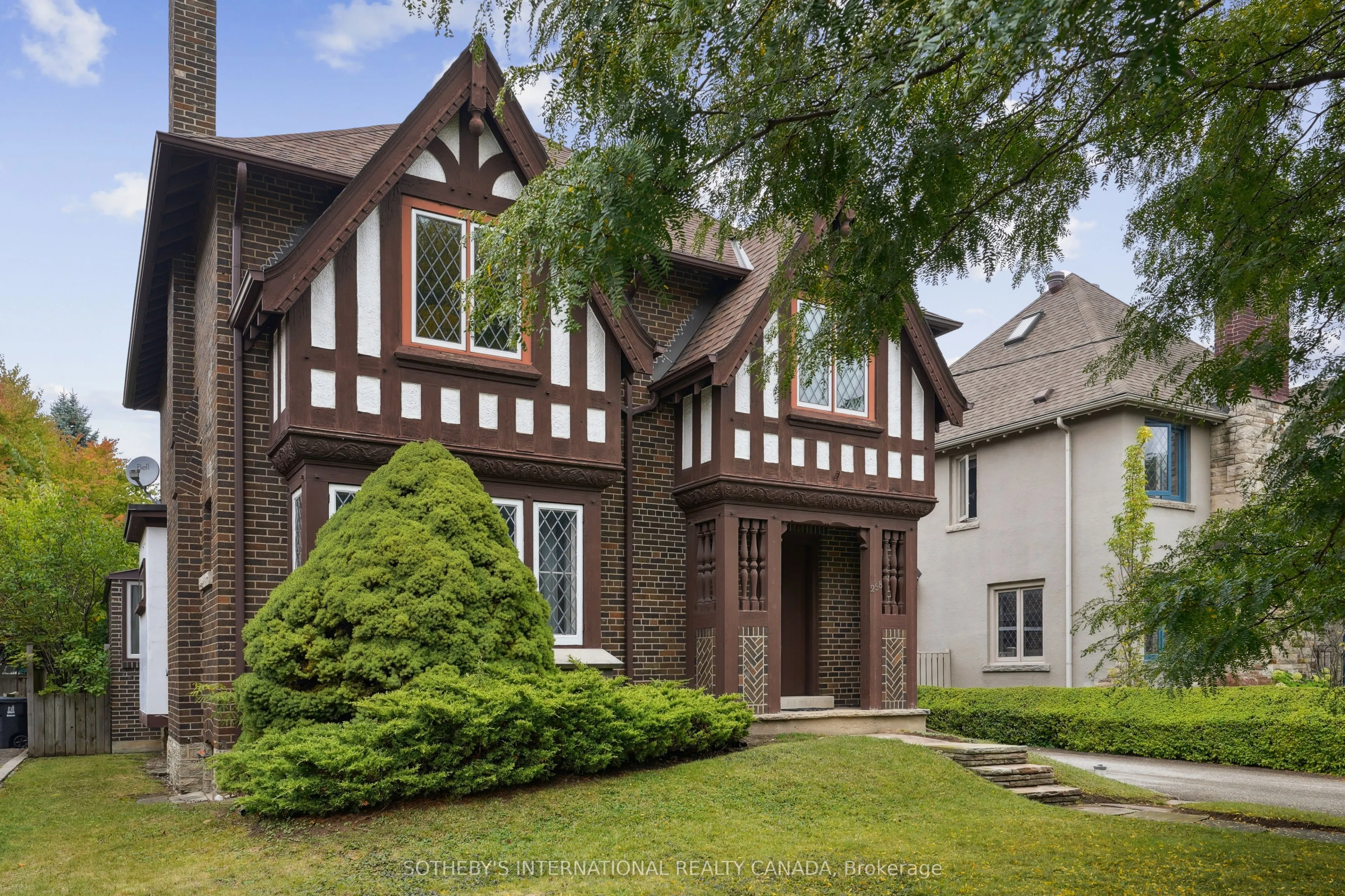 258 Lytton Boulevard