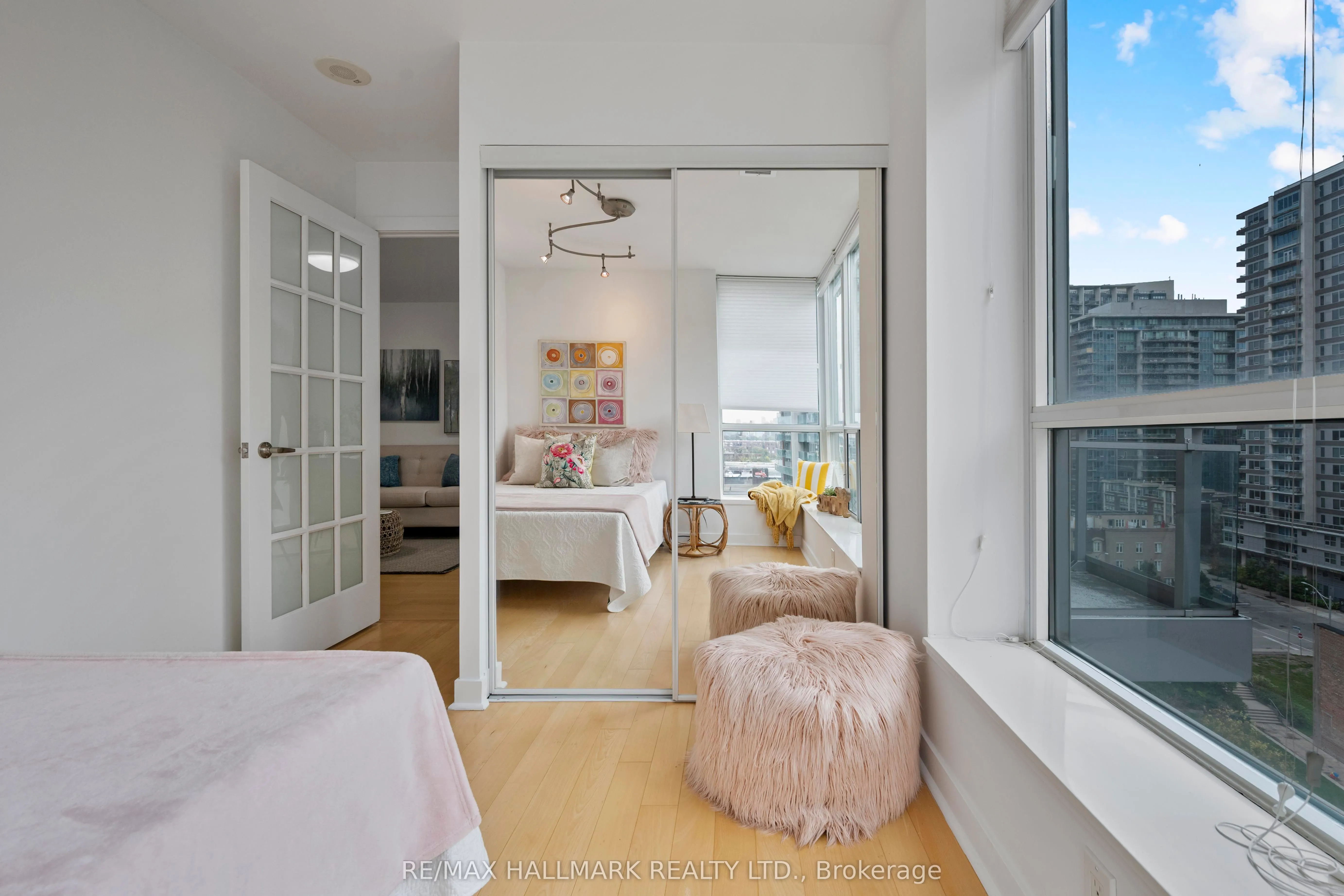50 Lynn Williams Street, #906