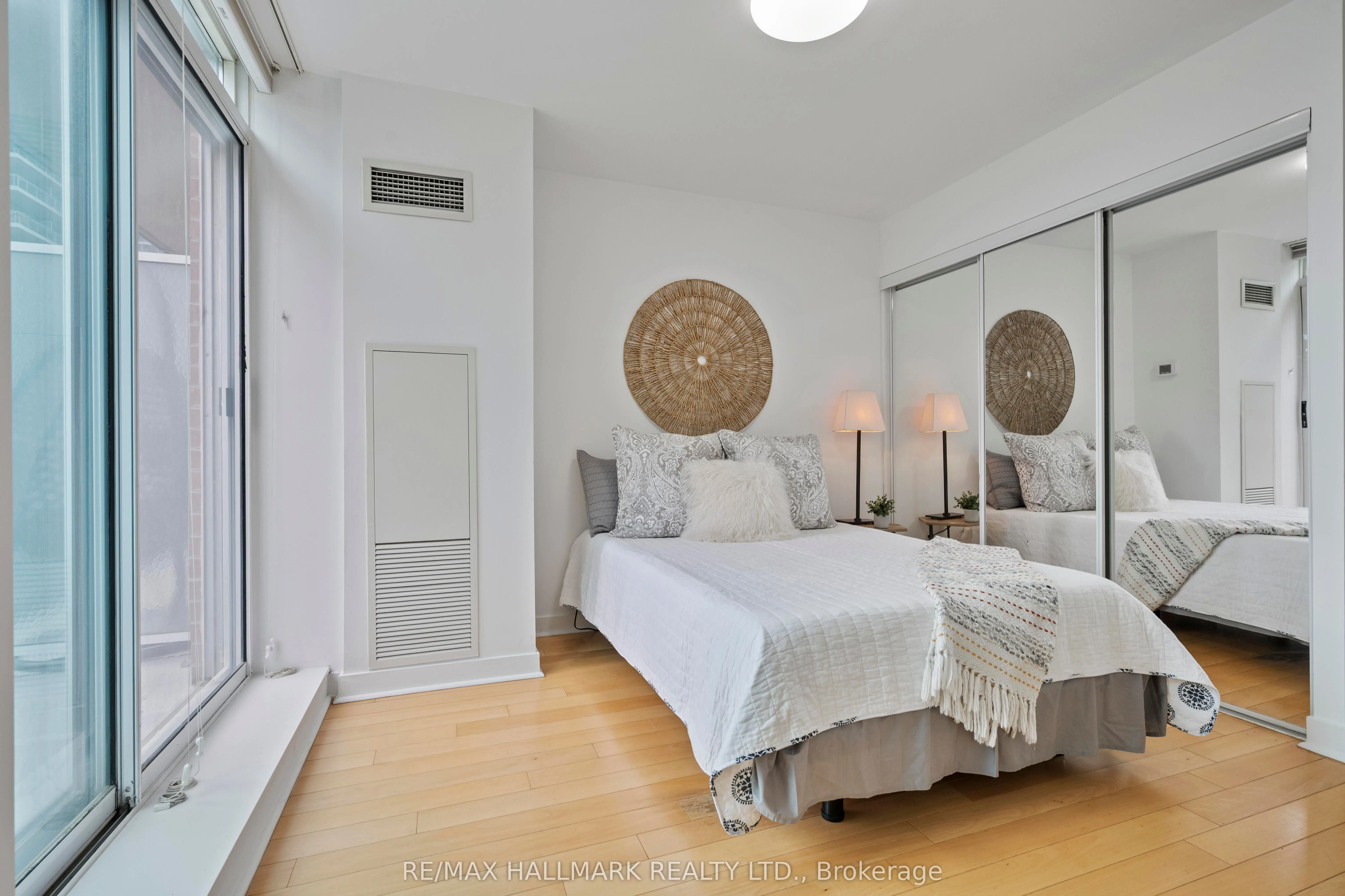 50 Lynn Williams Street, #906