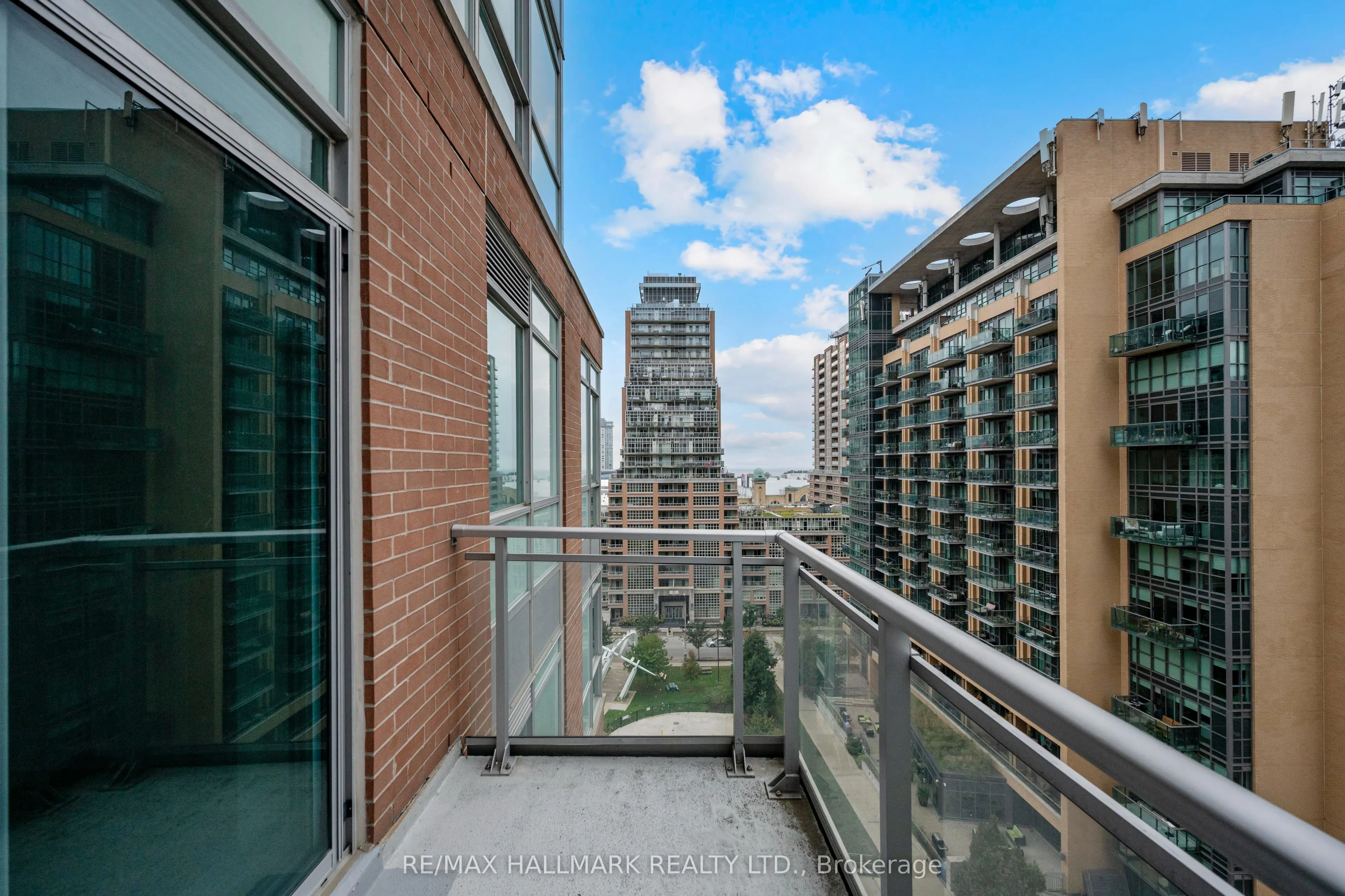 50 Lynn Williams Street, #906