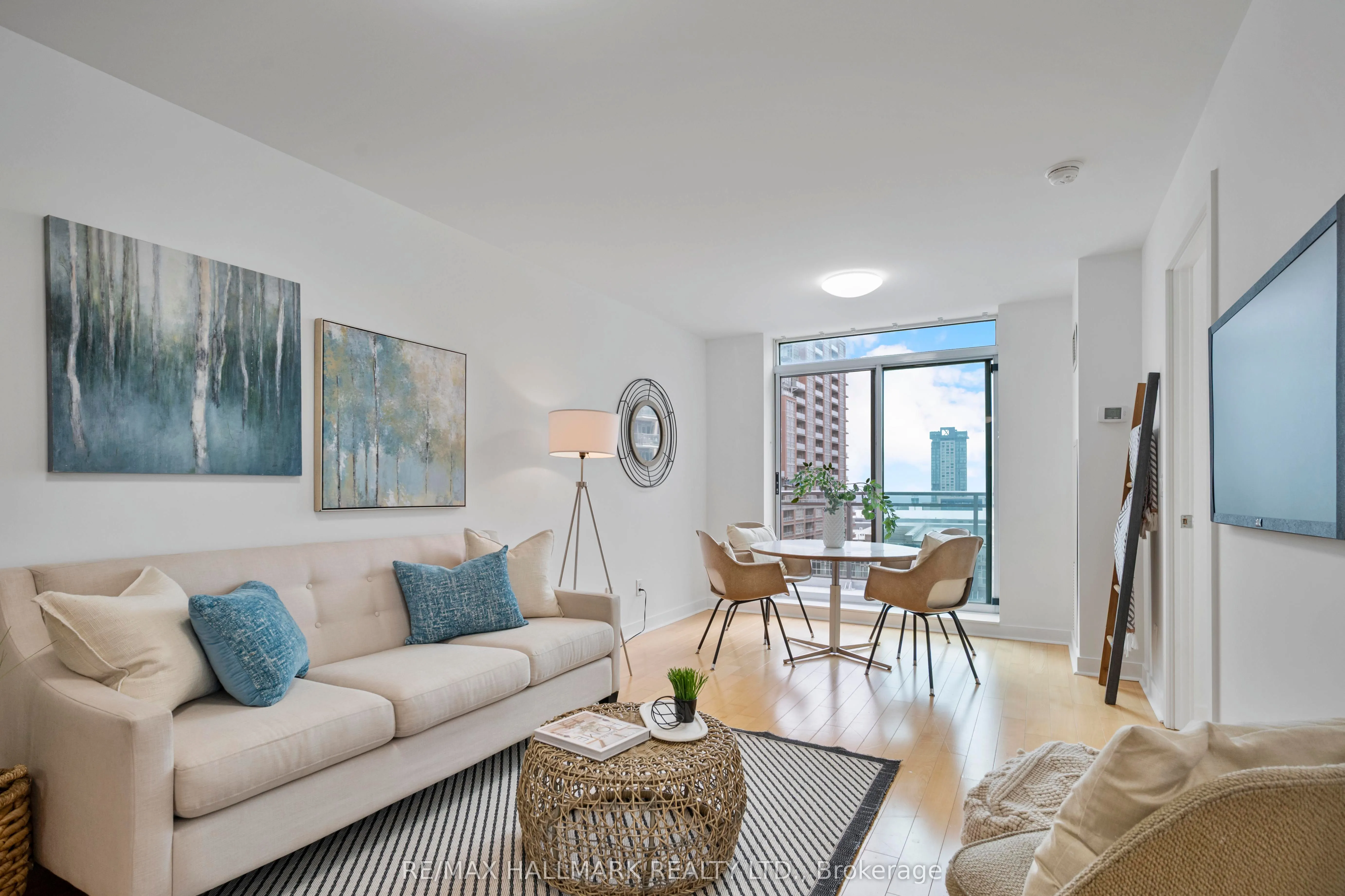 50 Lynn Williams Street, #906
