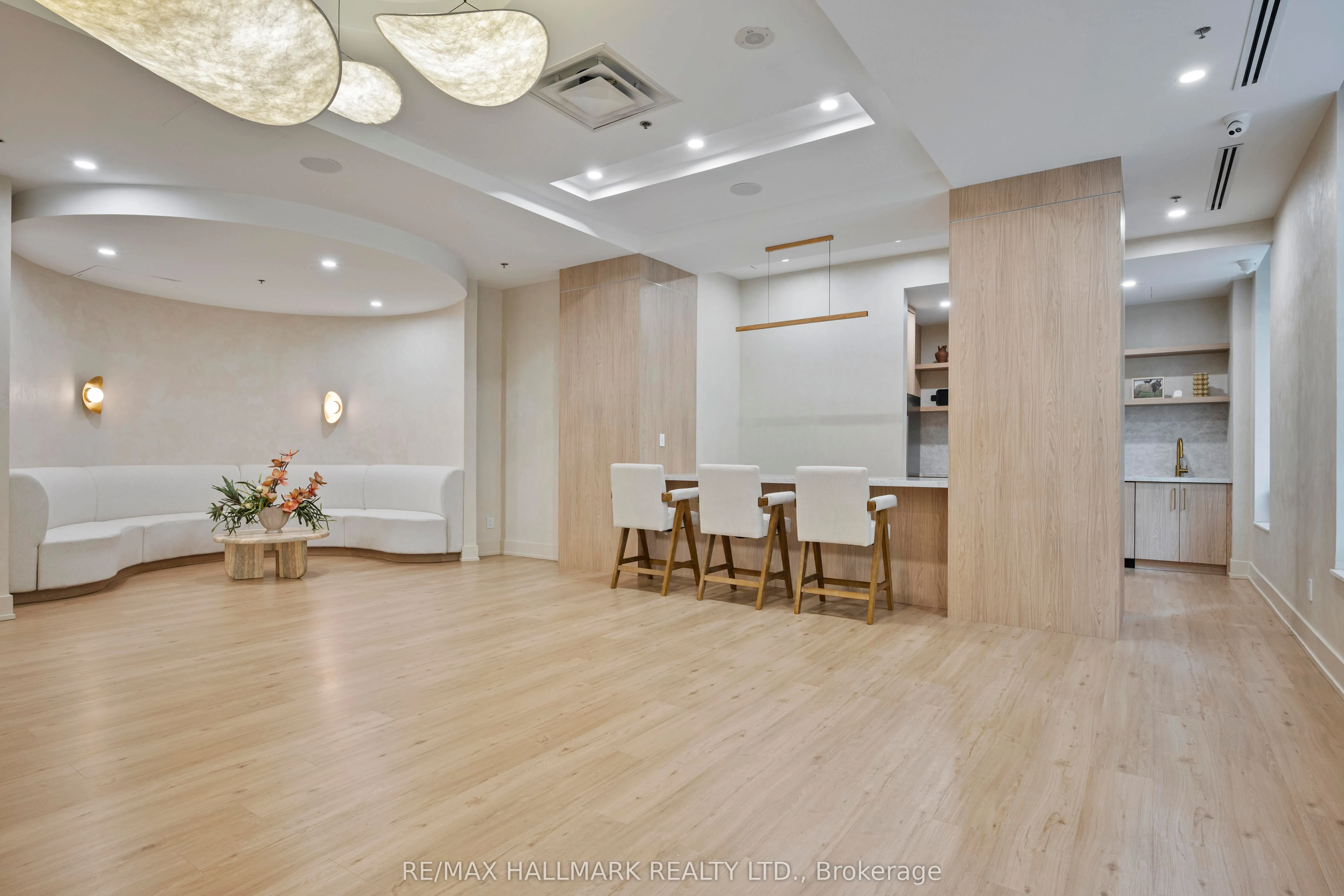 50 Lynn Williams Street, #906