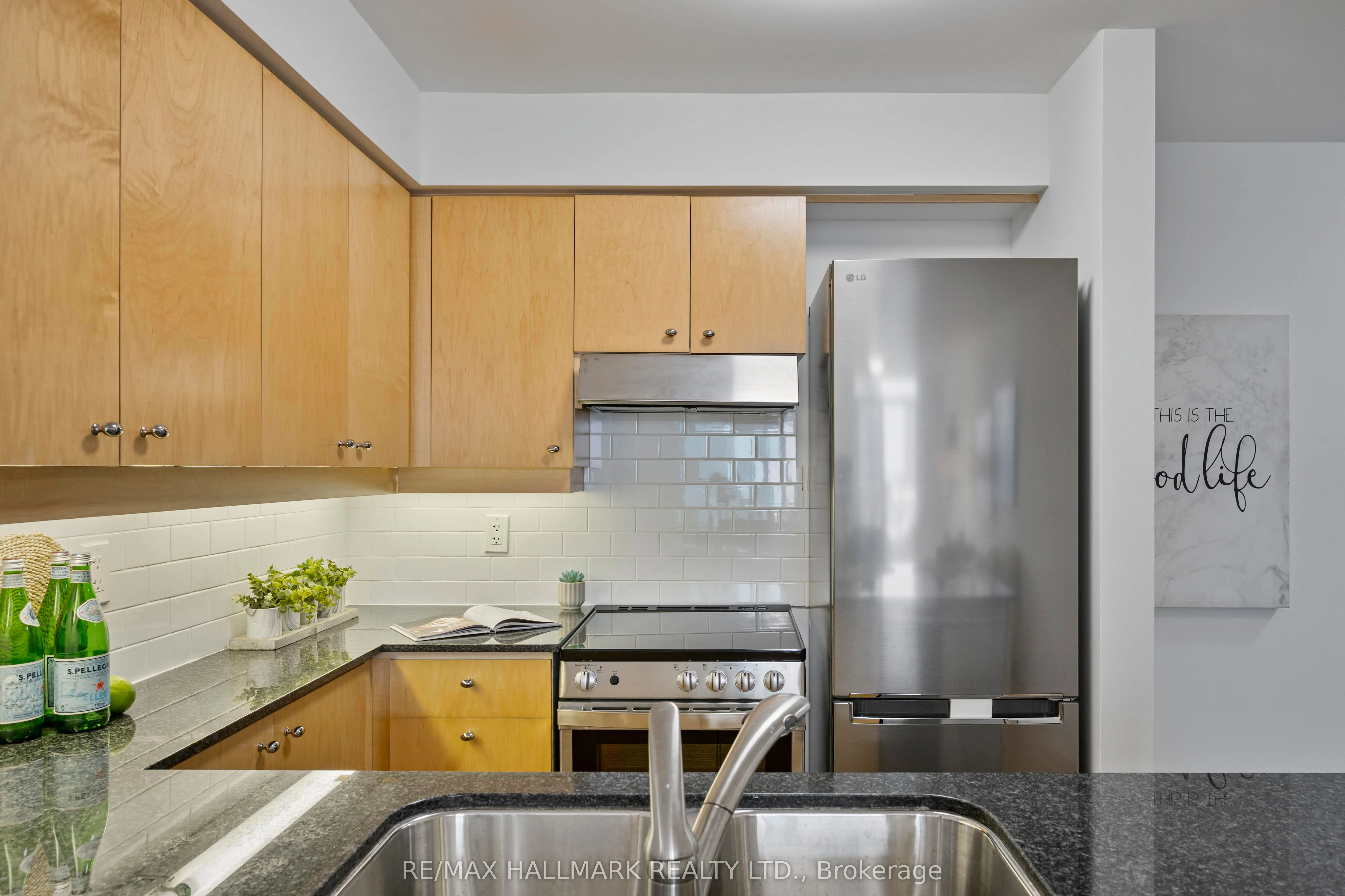 50 Lynn Williams Street, #906