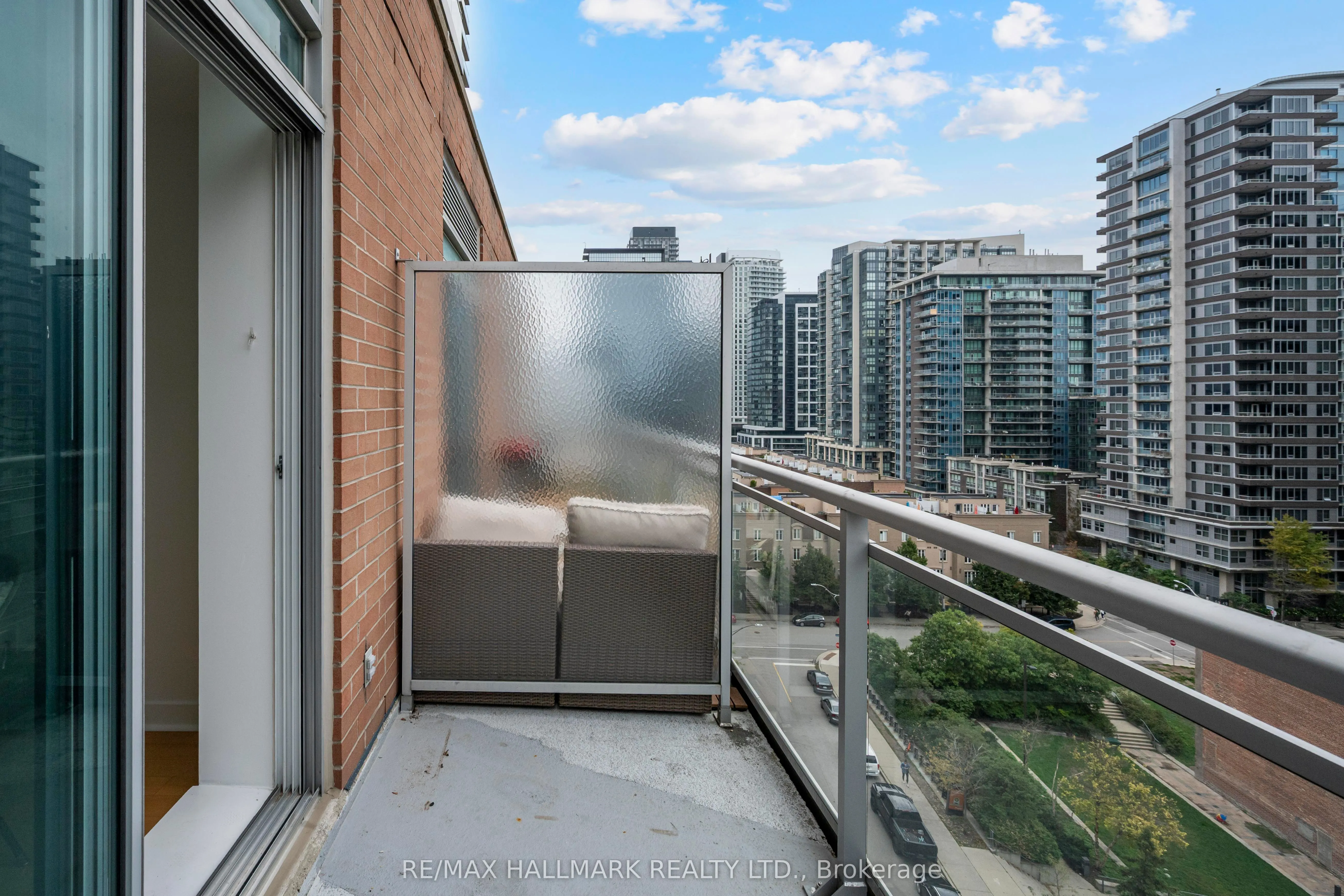 50 Lynn Williams Street, #906