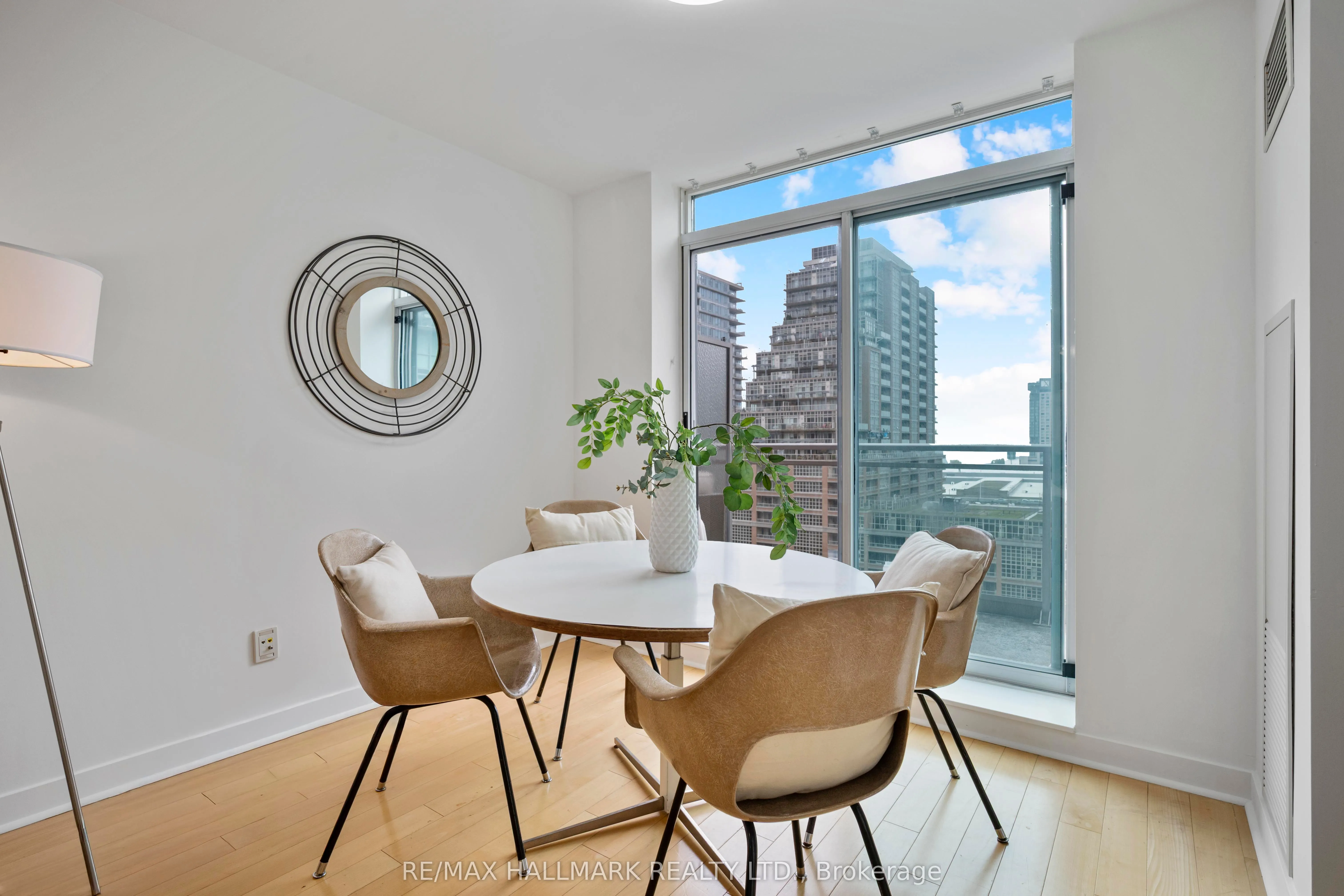 50 Lynn Williams Street, #906
